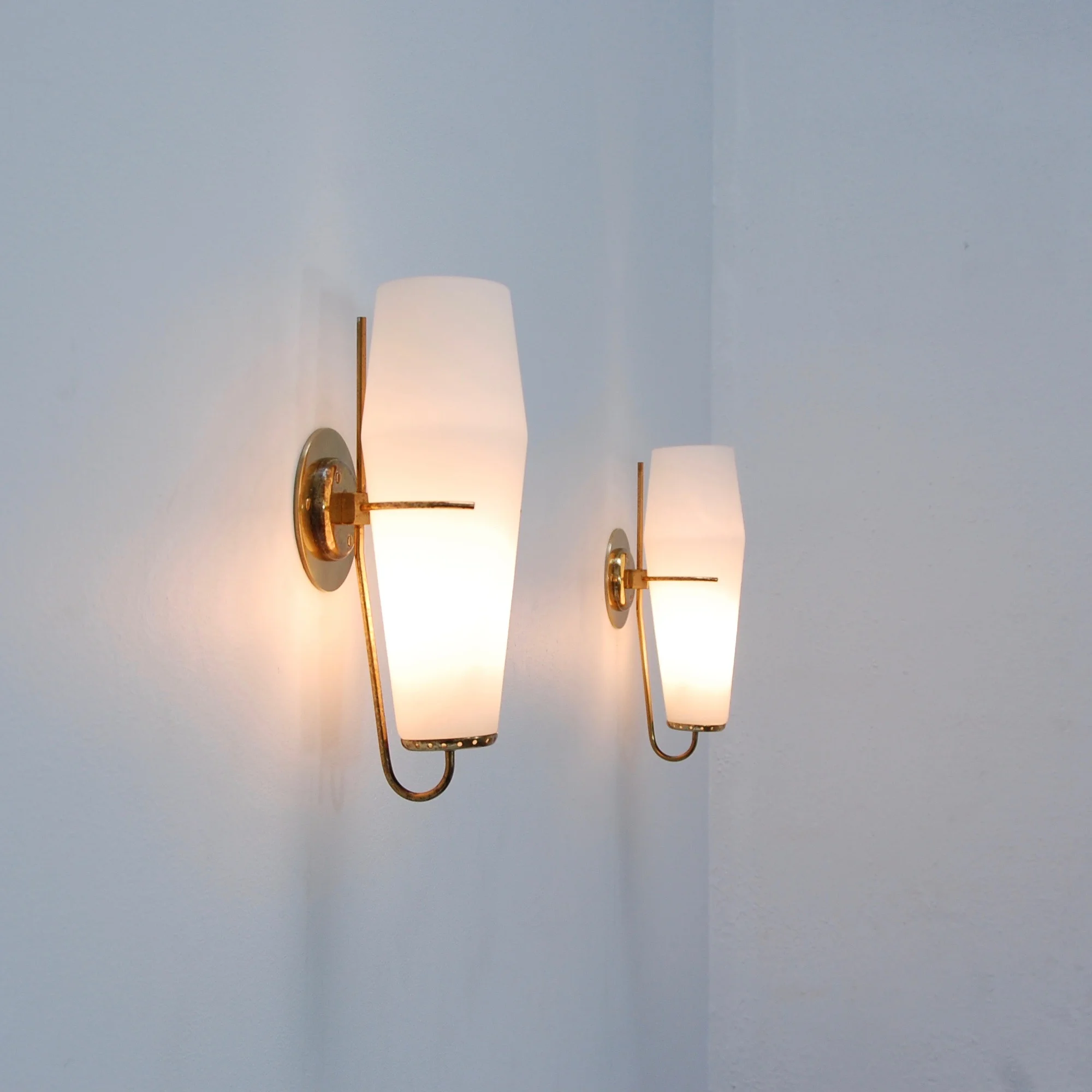 ItalianBrassandGlassSconces10.jpg