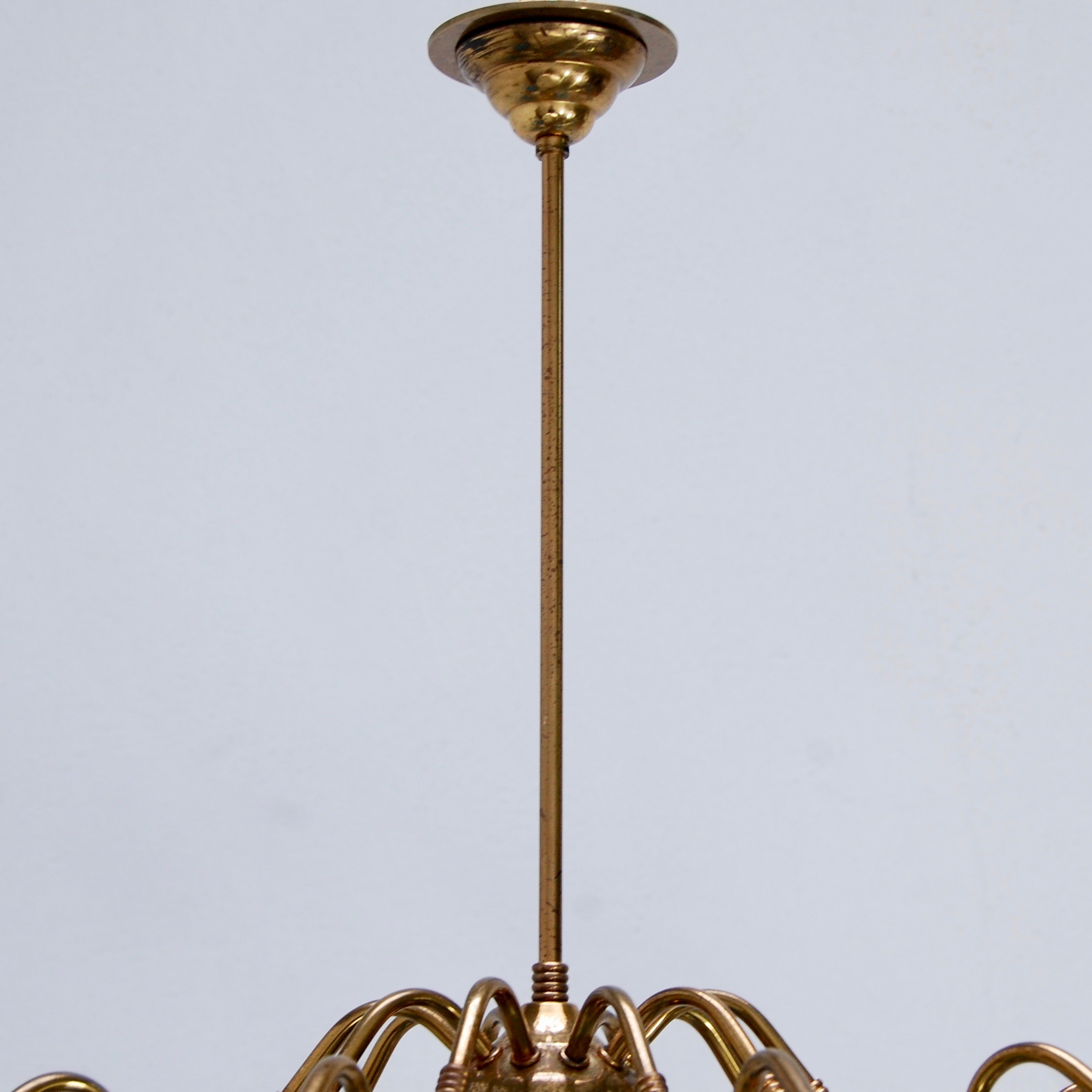 FlutedModernistChandelier5.jpeg