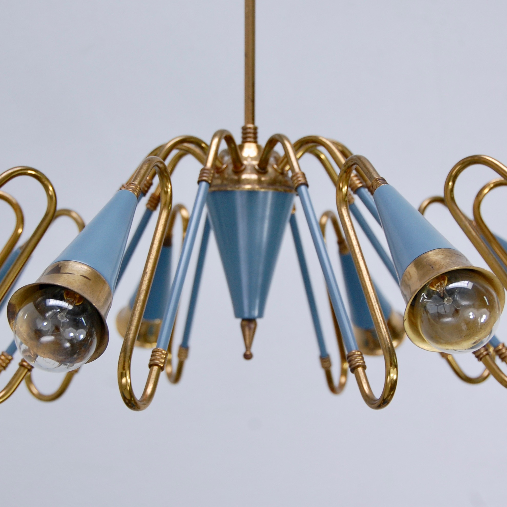 FlutedModernistChandelier4.jpeg