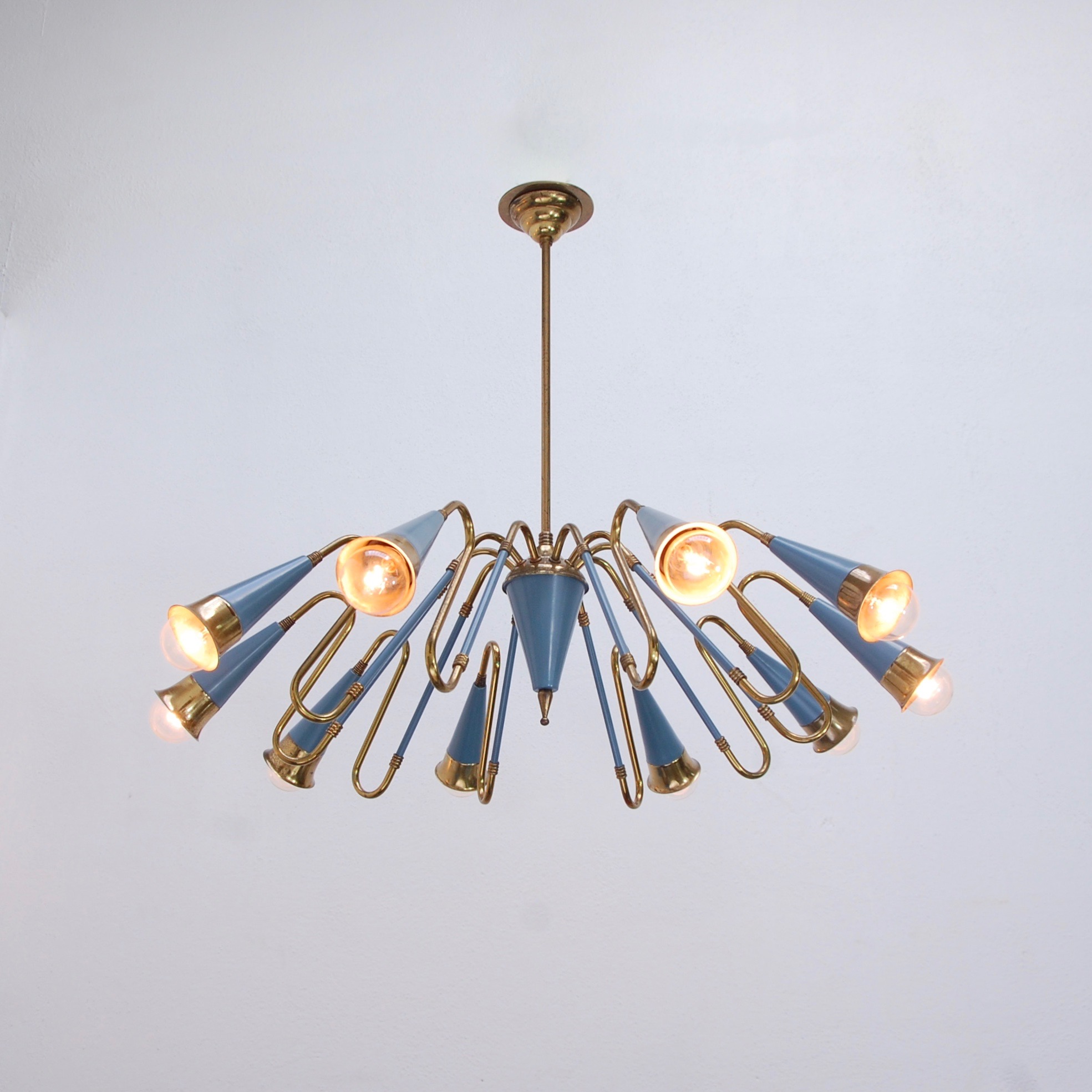 FlutedModernistChandelier7.jpeg