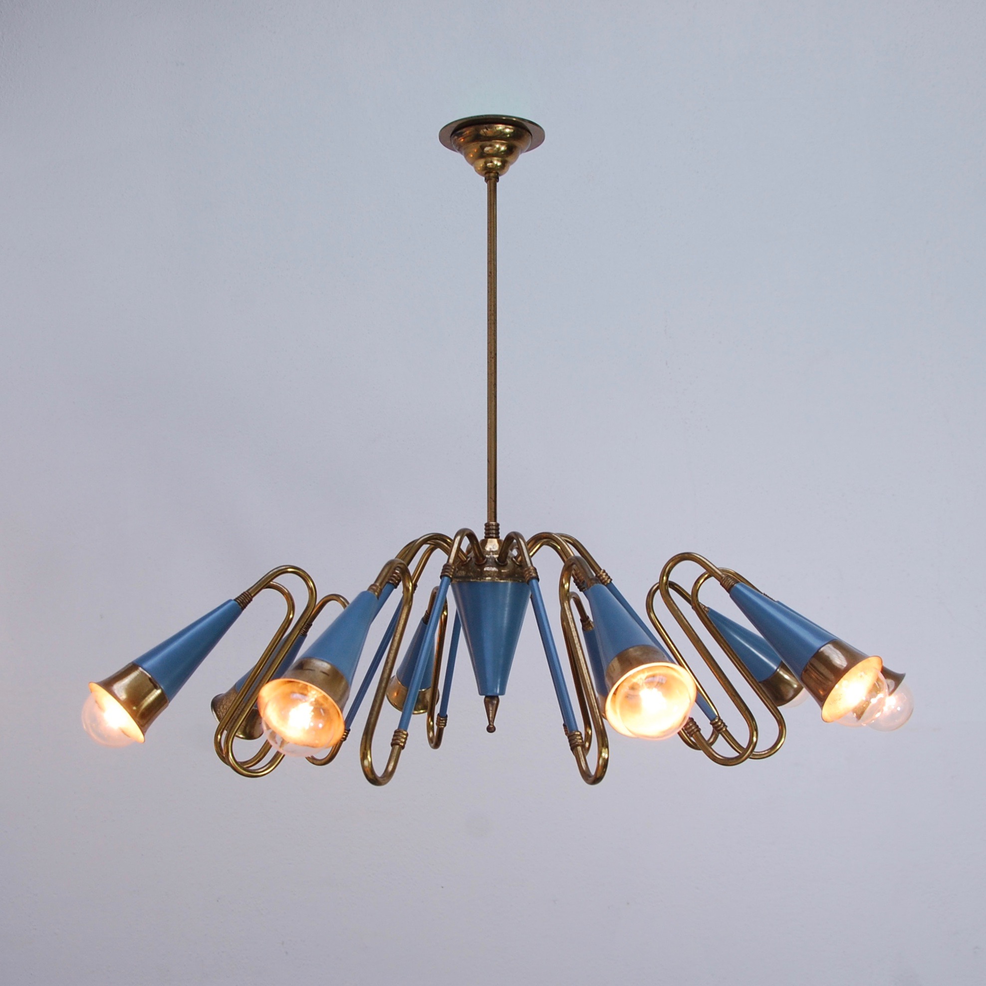 FlutedModernistChandelier8.jpeg