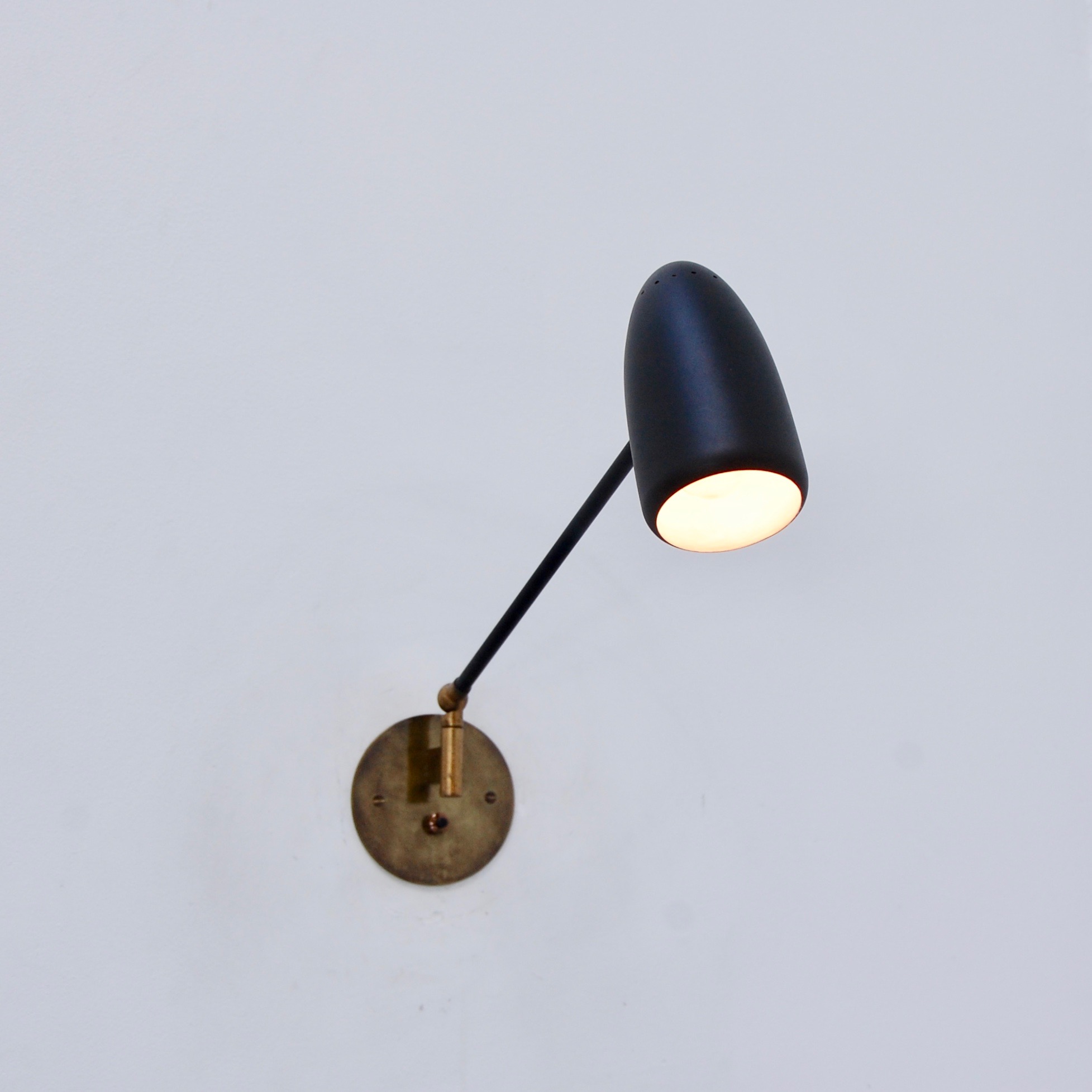StilnovoArticulatedDirectionalSconce7.jpeg