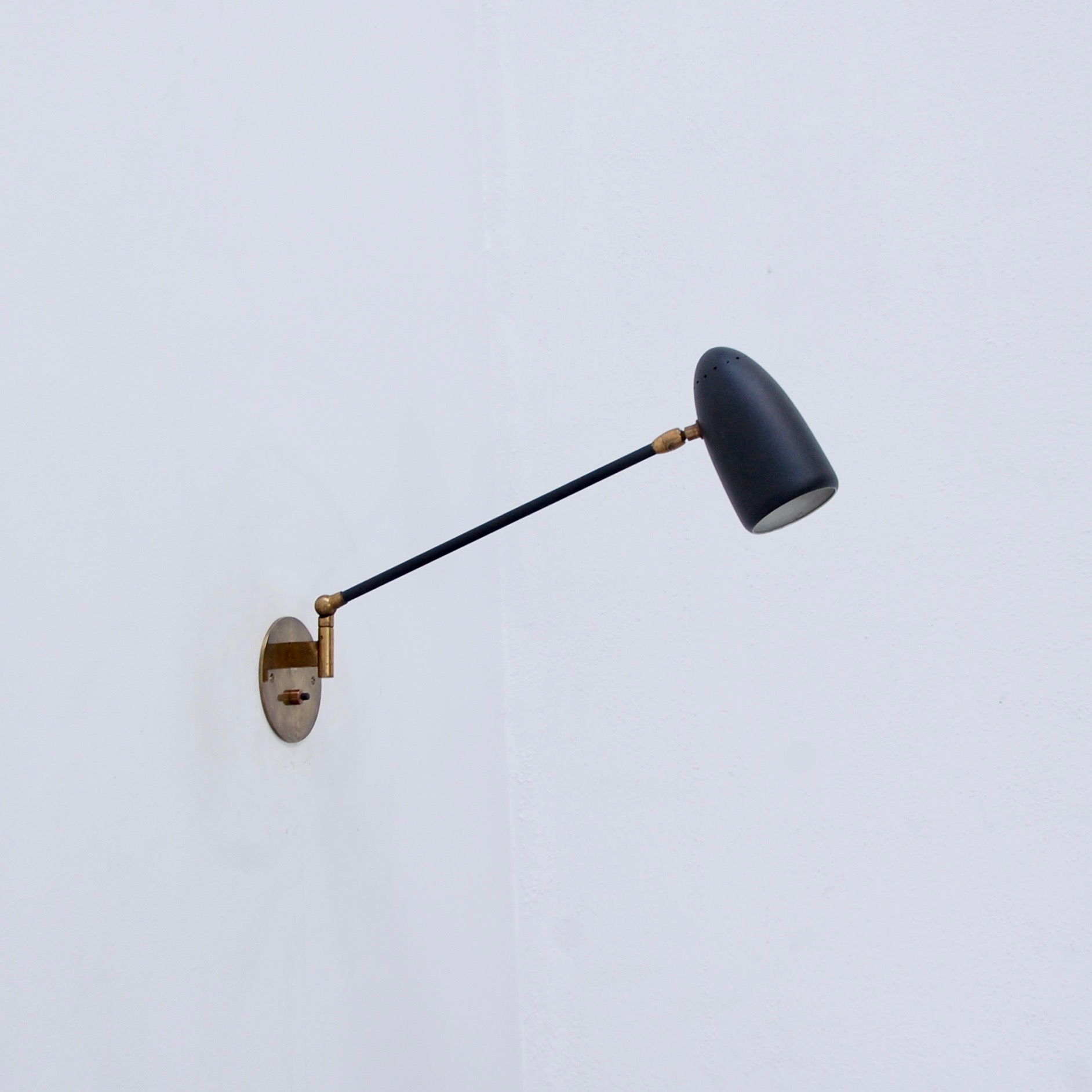 StilnovoArticulatedDirectionalSconce9.jpeg