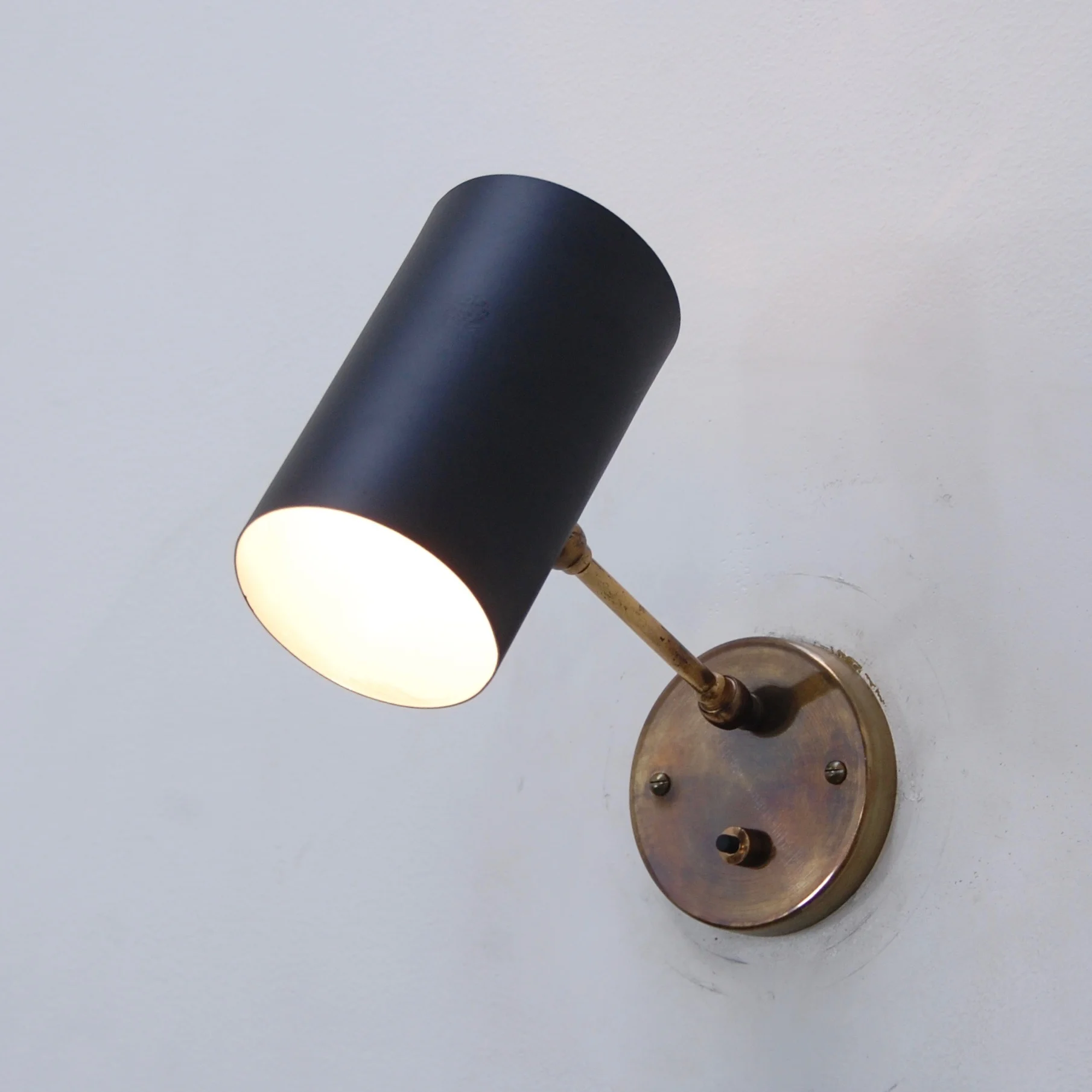 ItalianCylinderDirectionalSconce6.jpeg