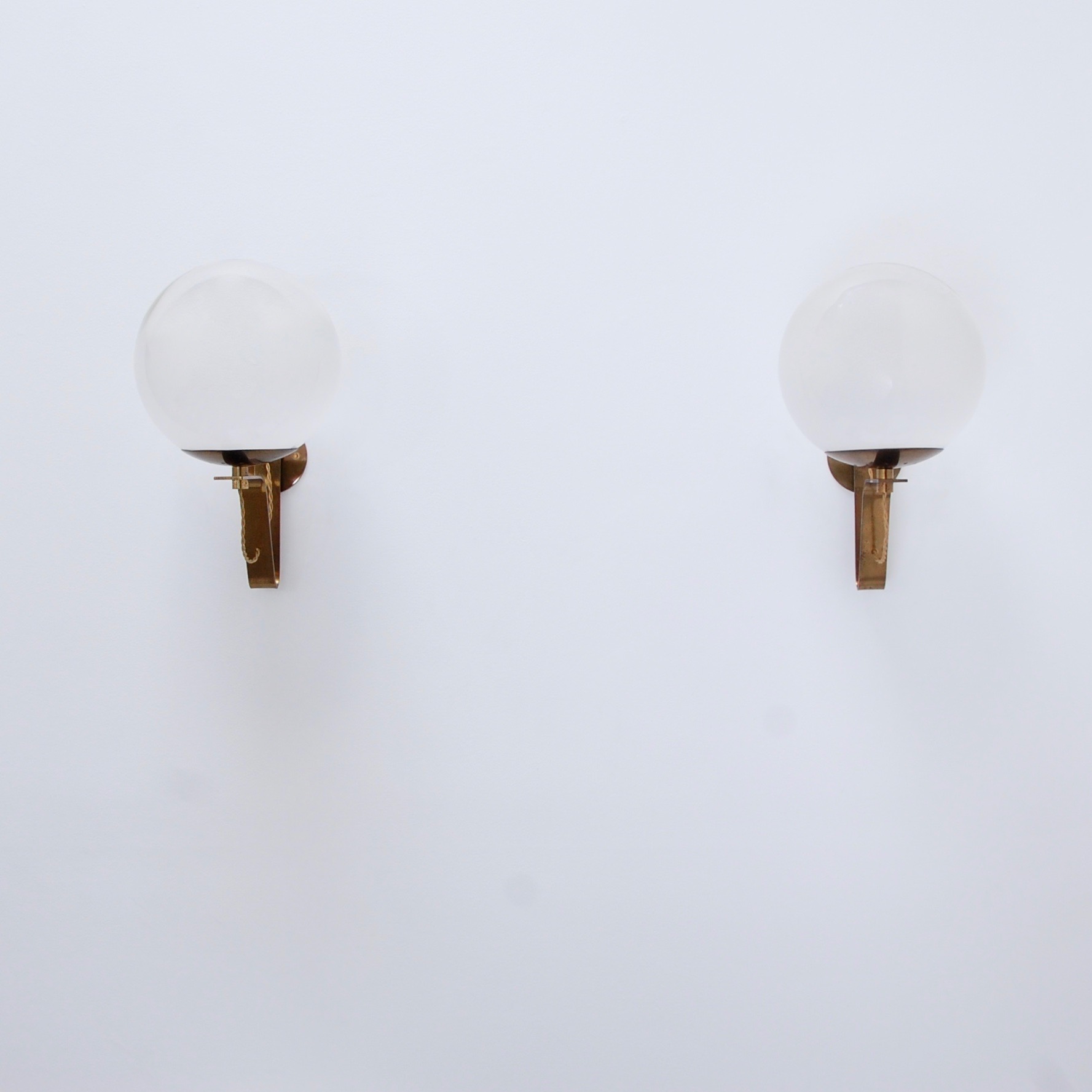 LargeItalianGlobeSconces8.jpeg