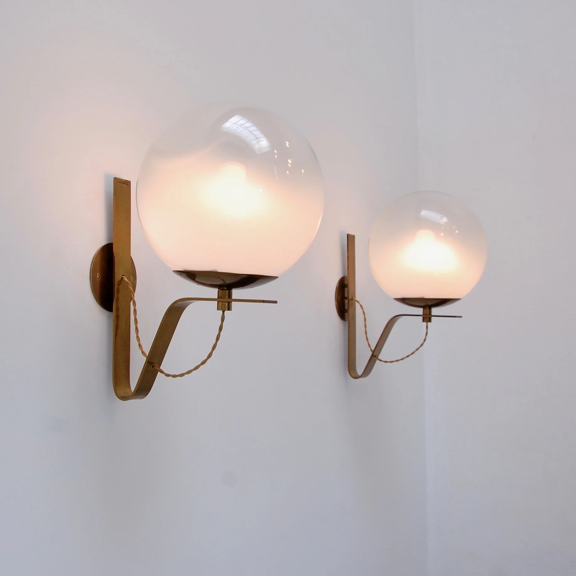 LargeItalianGlobeSconces16.jpeg