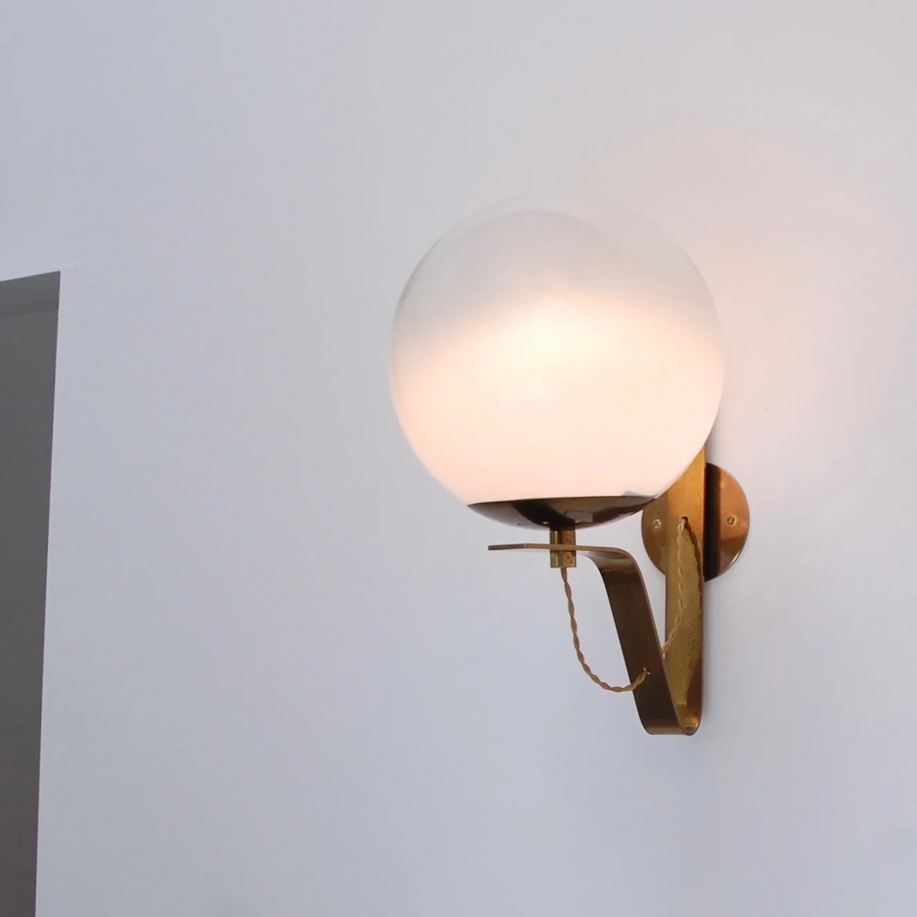 LargeItalianGlobeSconces18.jpeg