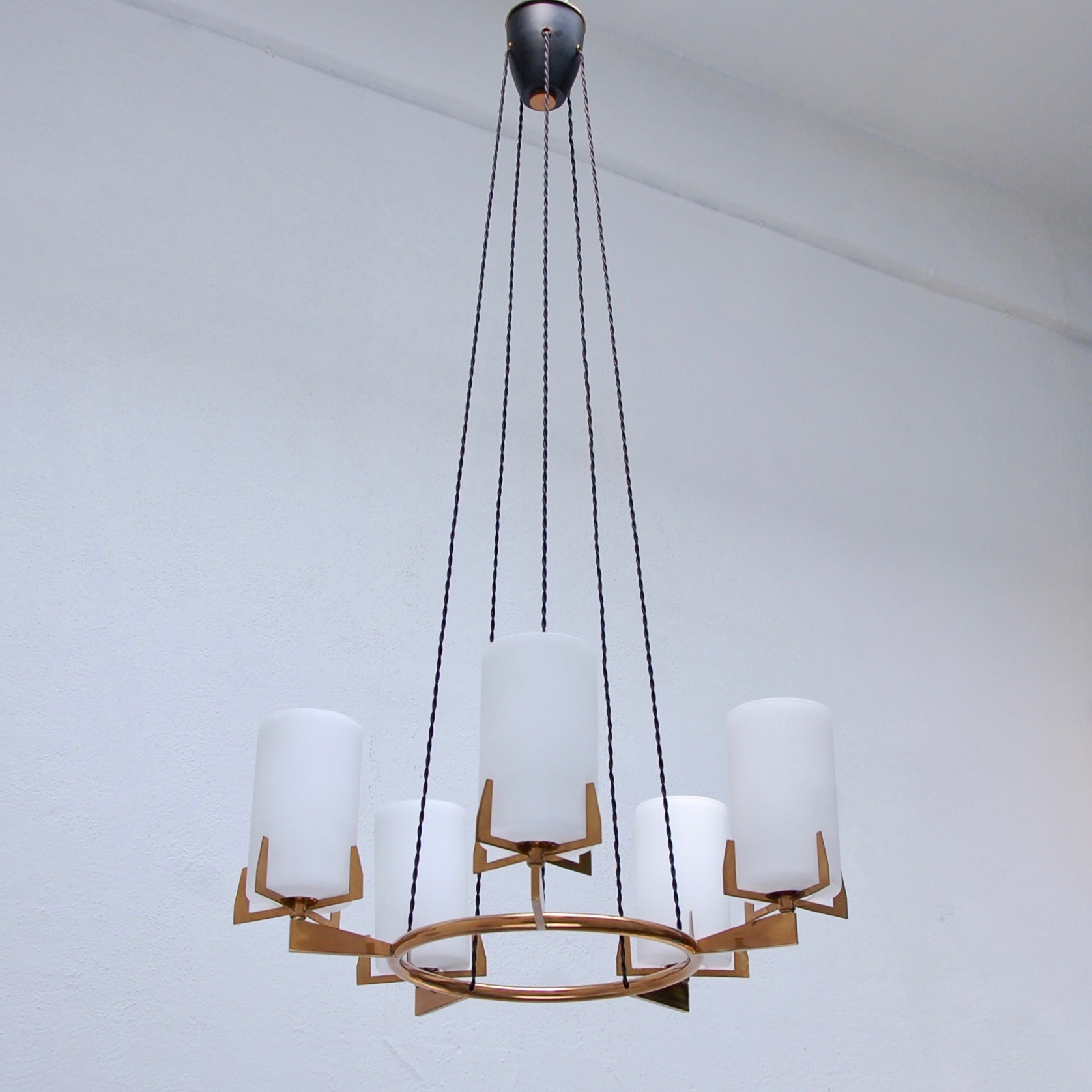 ItalianCircularChandelier10.jpeg