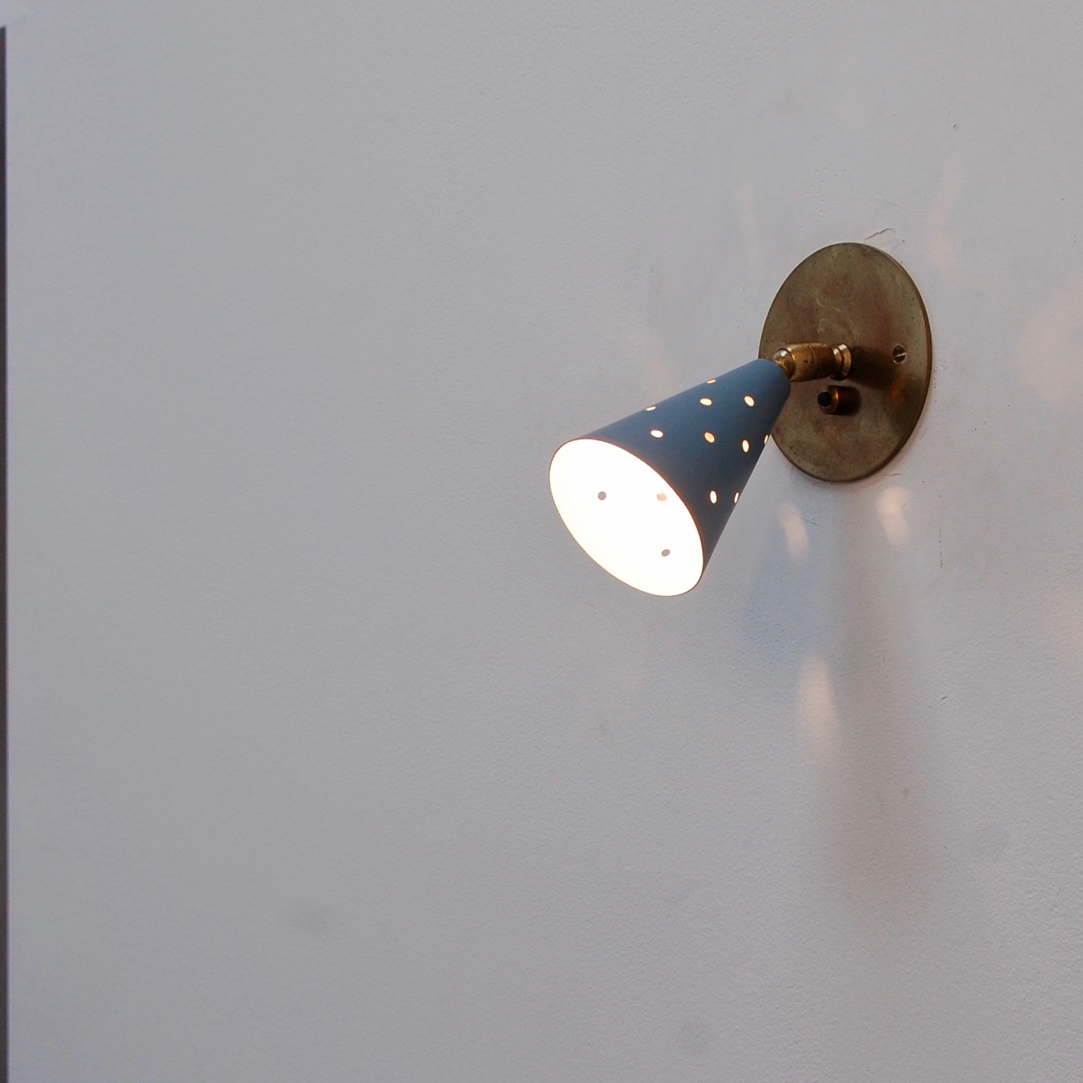 PetiteConicalReadingLights13.jpeg