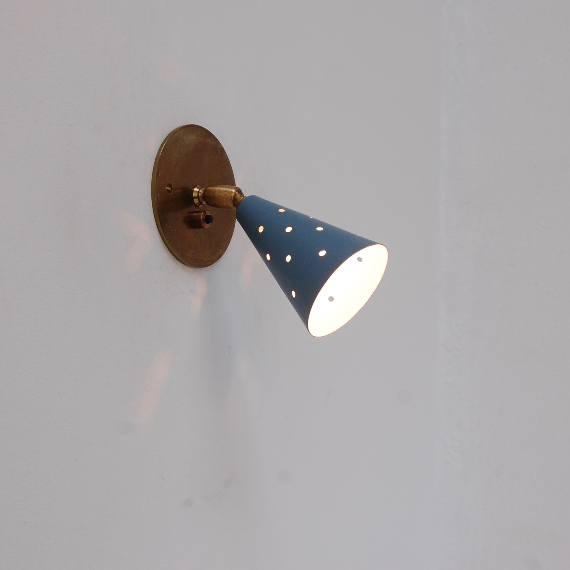 PetiteConicalReadingLights14.jpeg