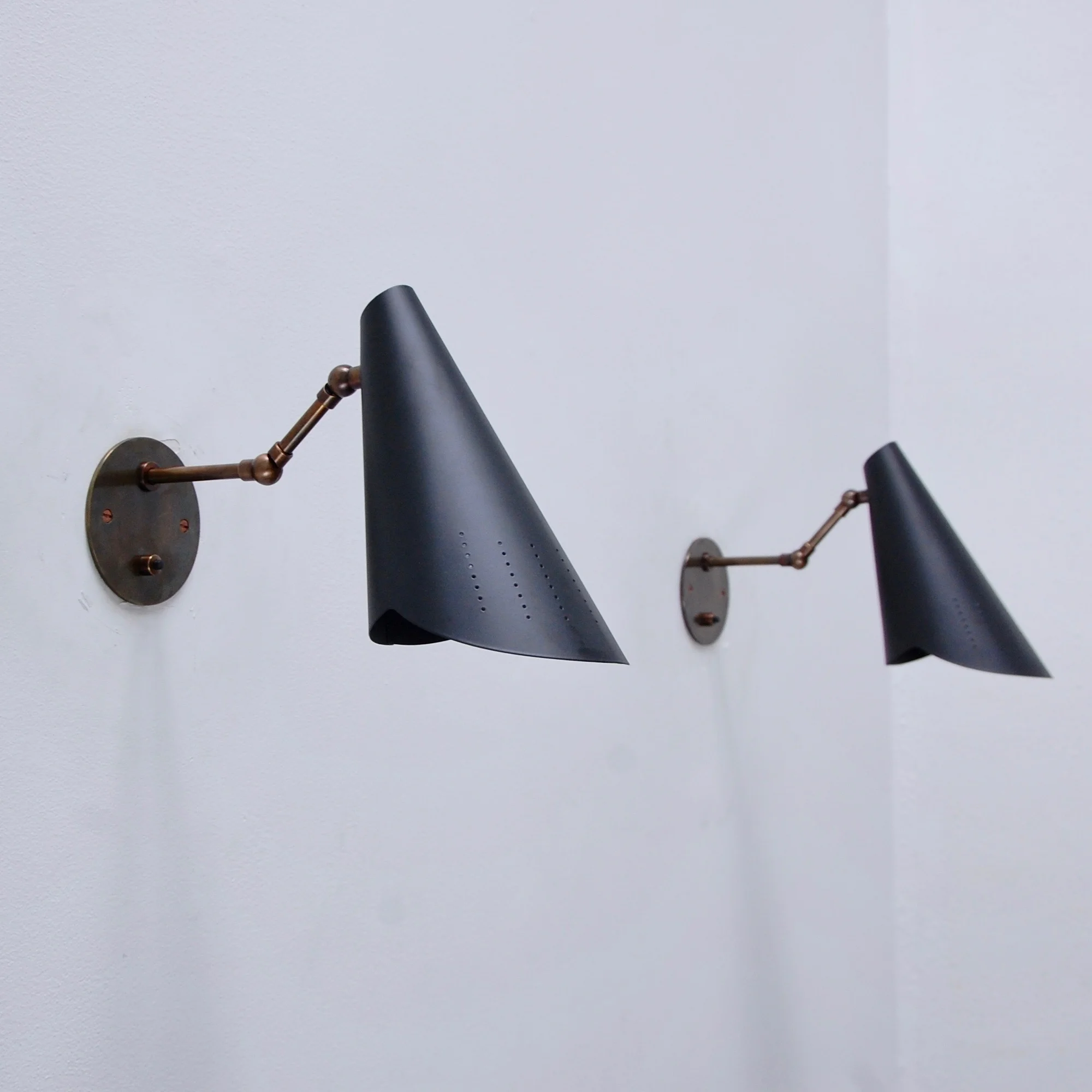 AmericanArticulatedReadingSconces3.jpeg
