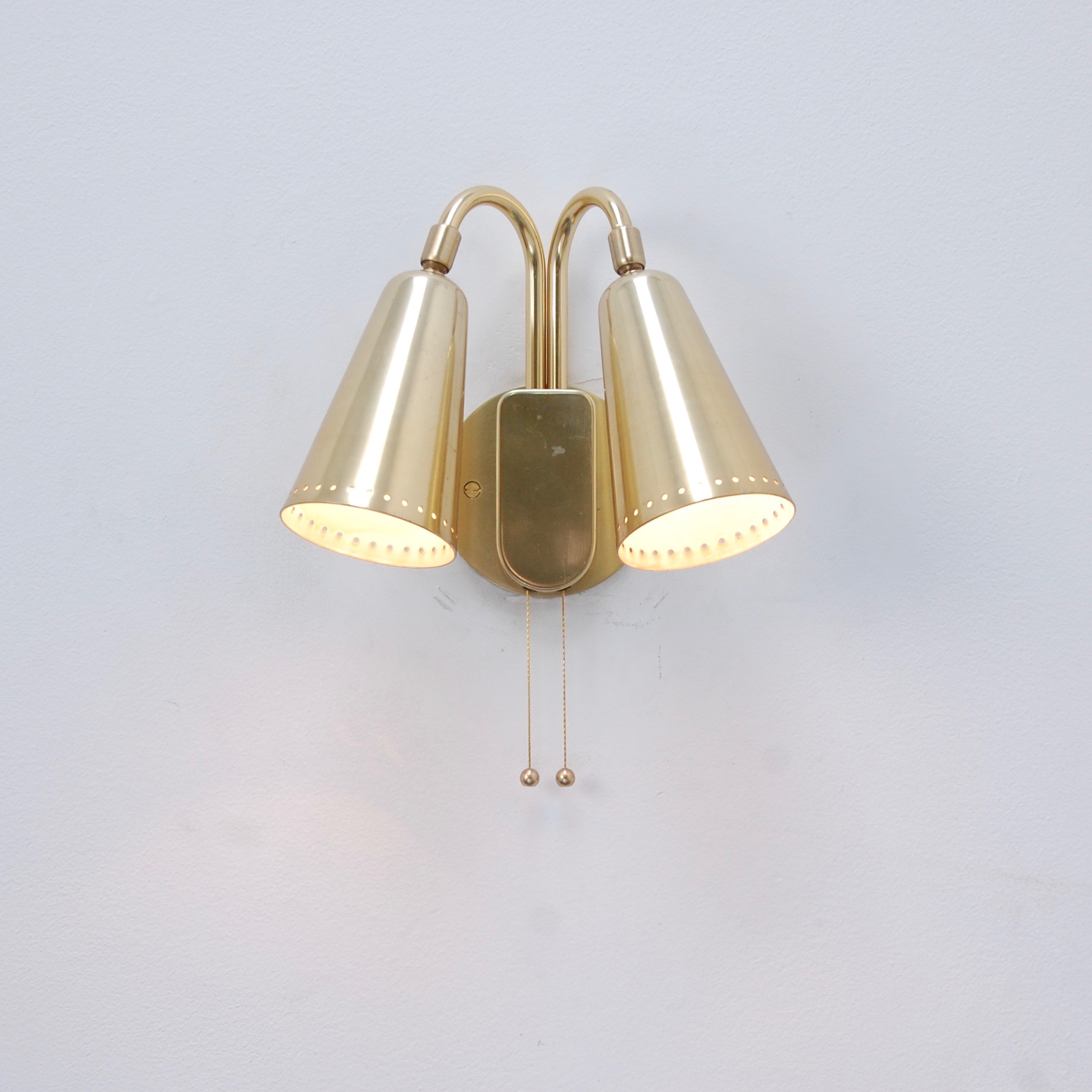 DoubleShadeGermanSconces10.jpeg