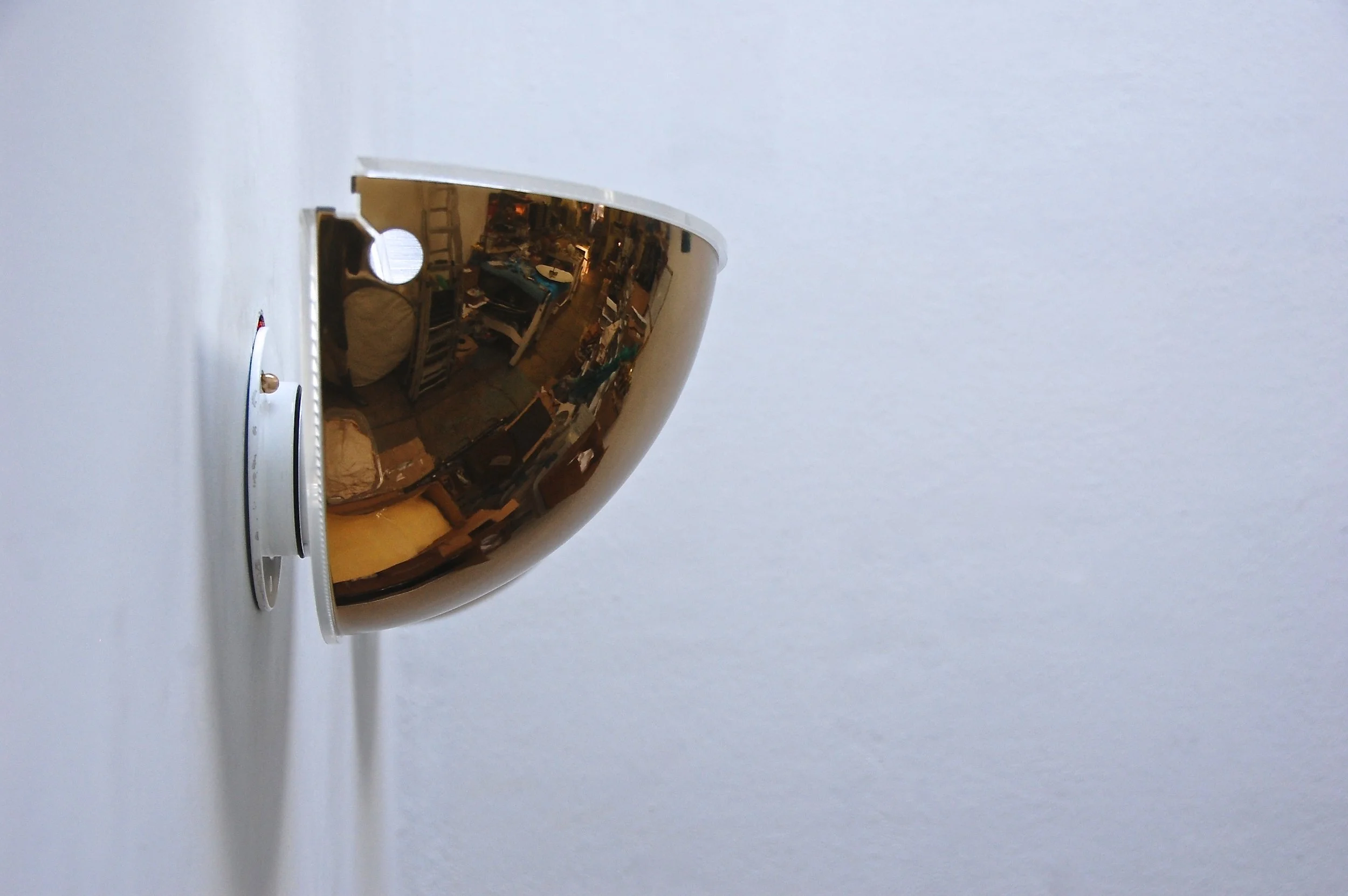QuartoWallLampsbyFlos5.JPG