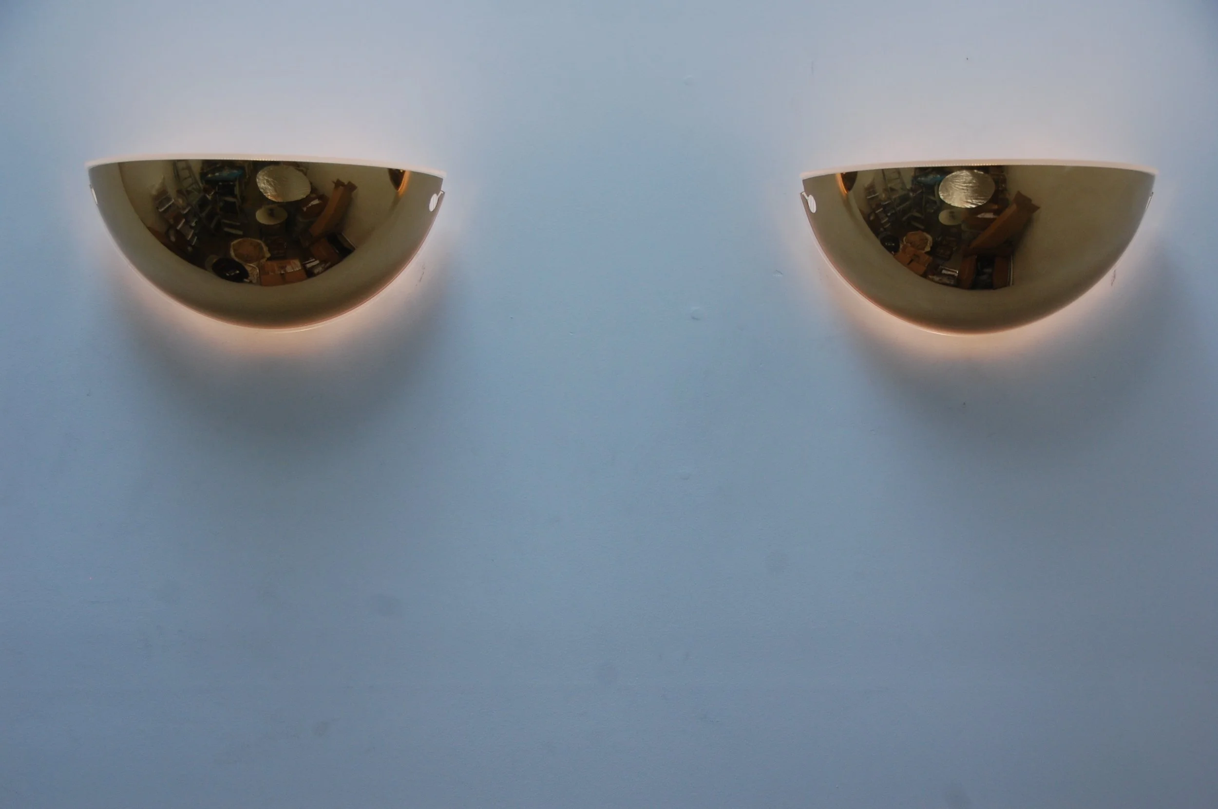 QuartoWallLampsbyFlos3.JPG