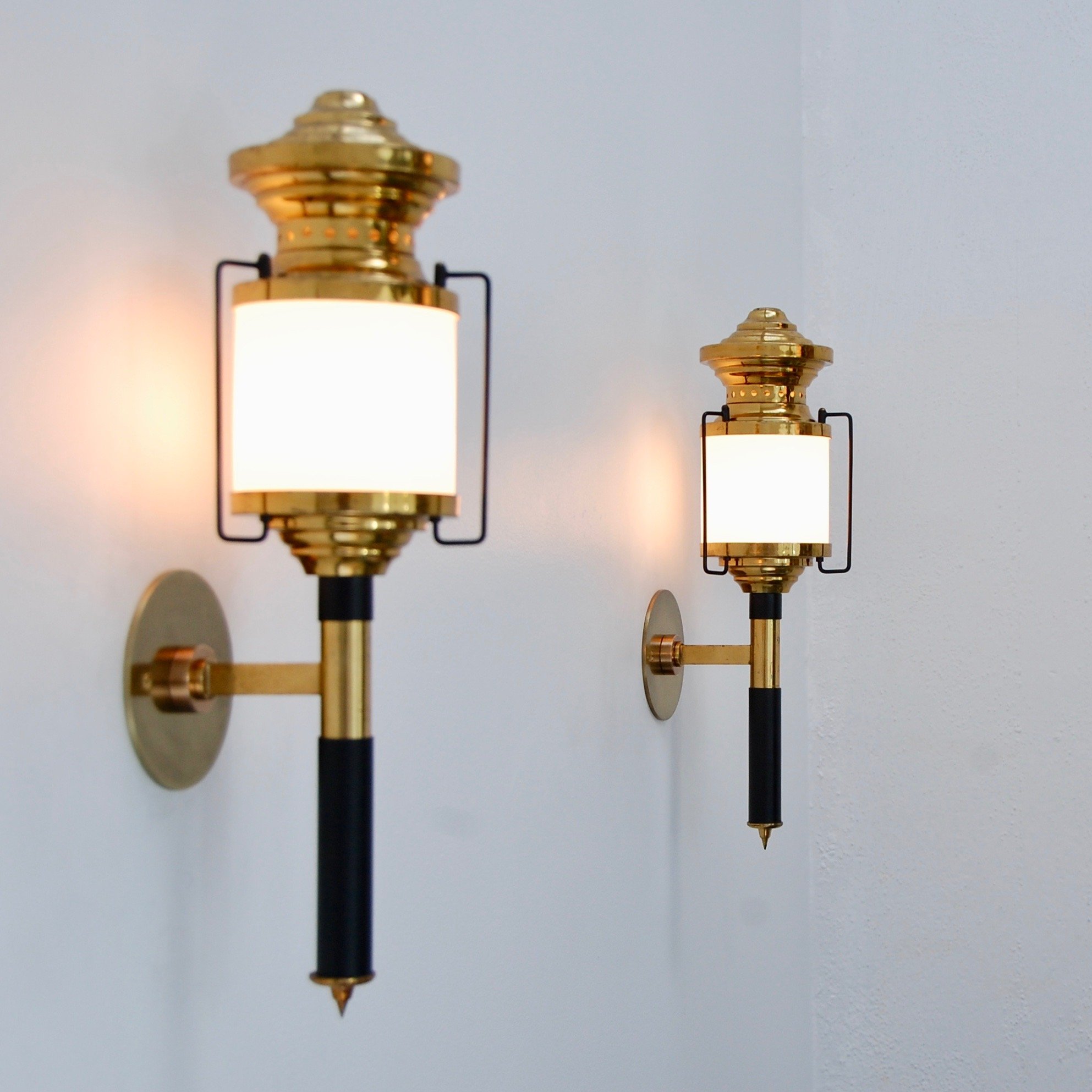 IndoorOutdoorModernistLanterns8.jpg