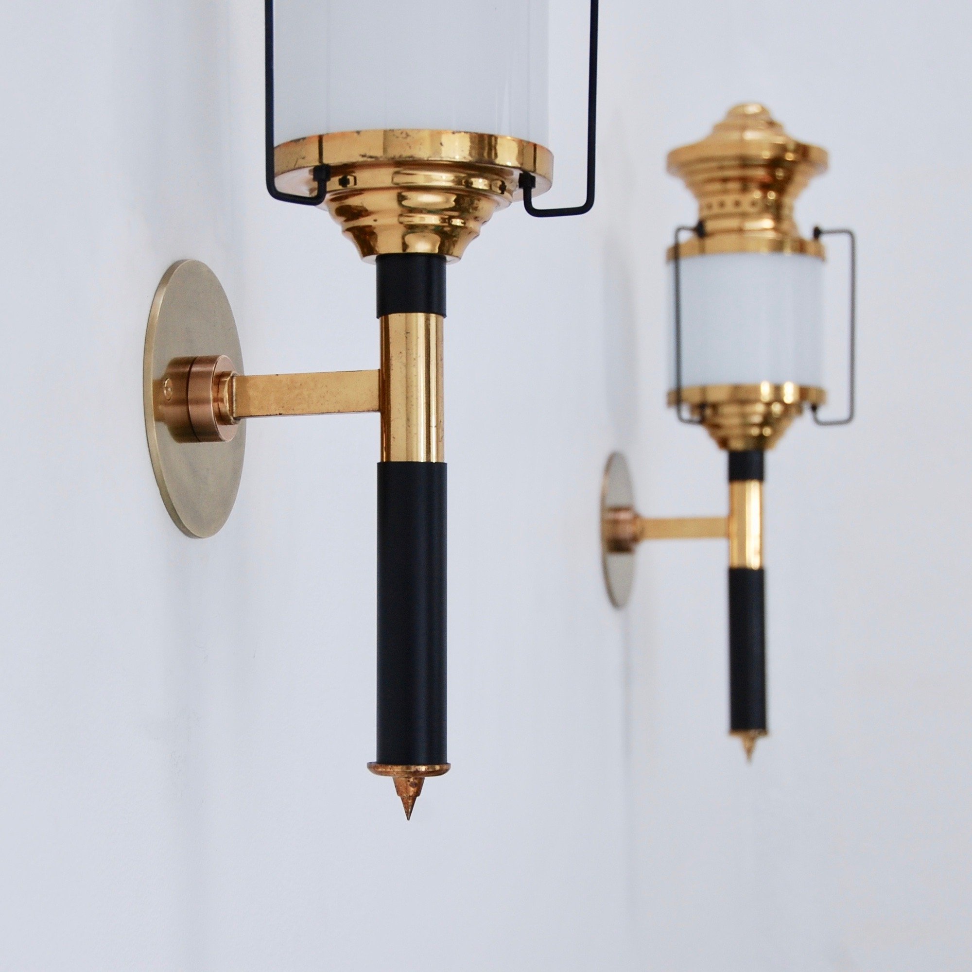 IndoorOutdoorModernistLanterns4.jpg