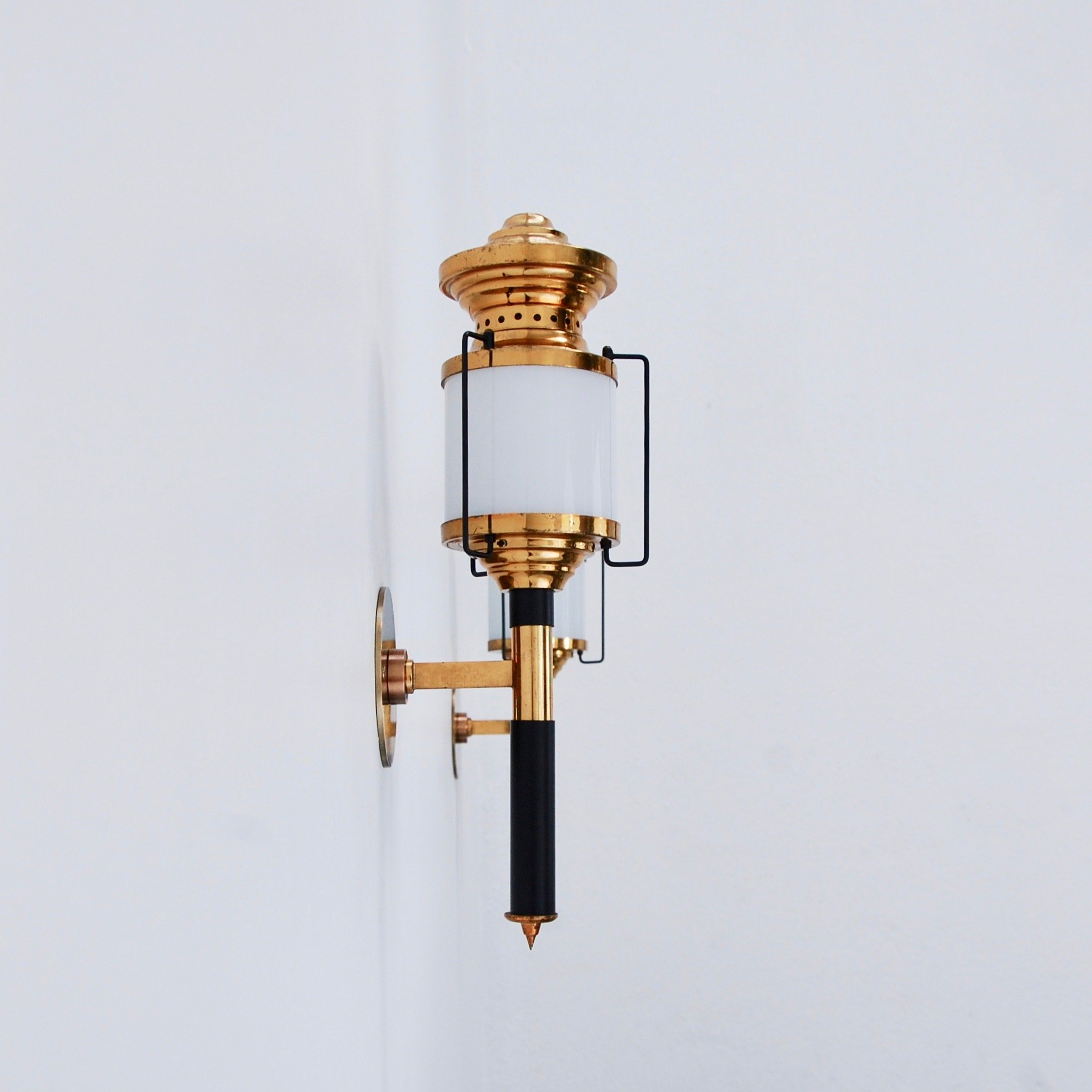 IndoorOutdoorModernistLanterns3.jpg