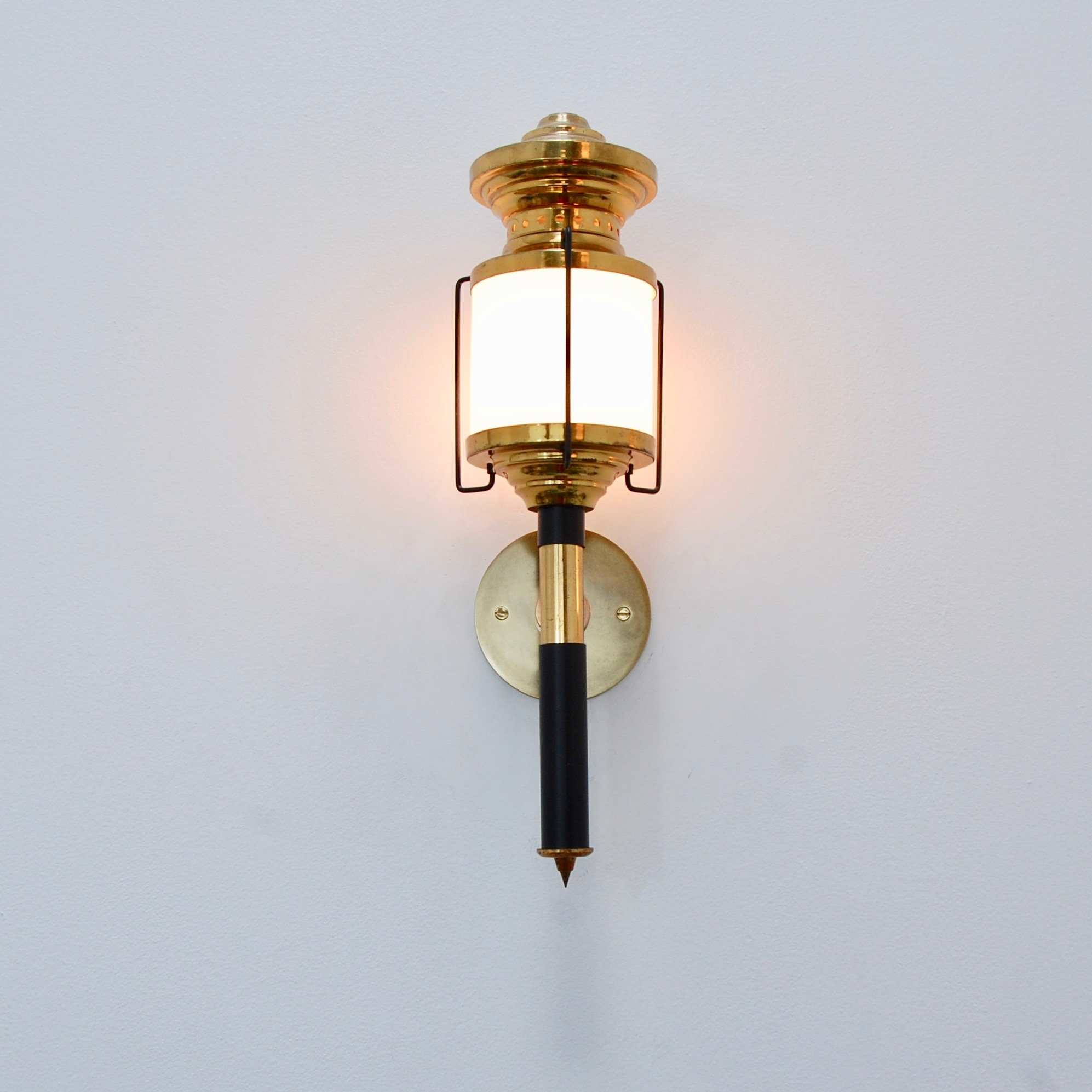 IndoorOutdoorModernistLanterns9.jpg