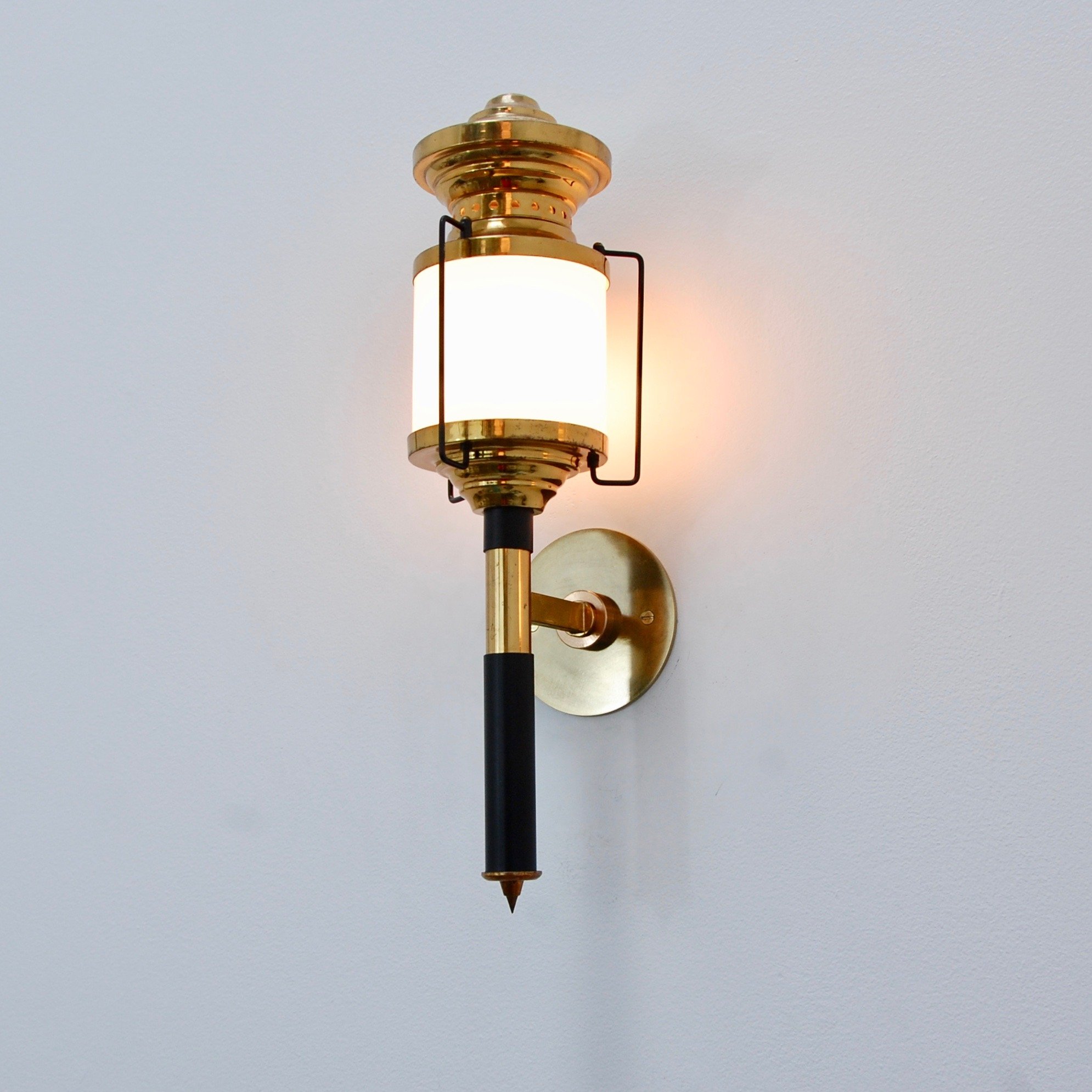 IndoorOutdoorModernistLanterns10.jpg