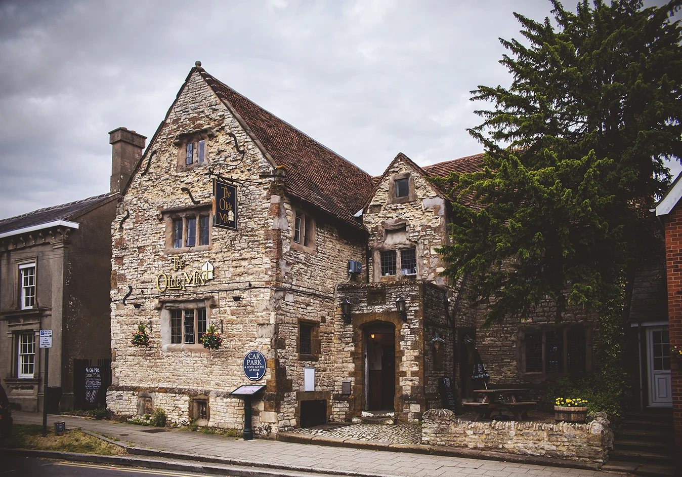 southam_pub_b.jpg