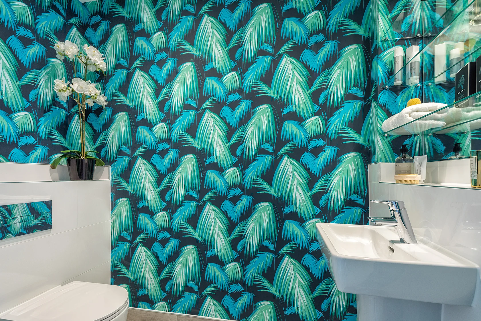 Cloakroom_7244-25_Small.jpg