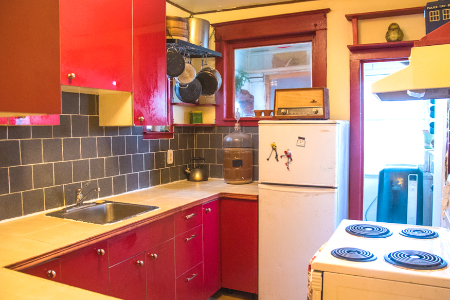 lil-yellow-house-kitchen-alt.jpg