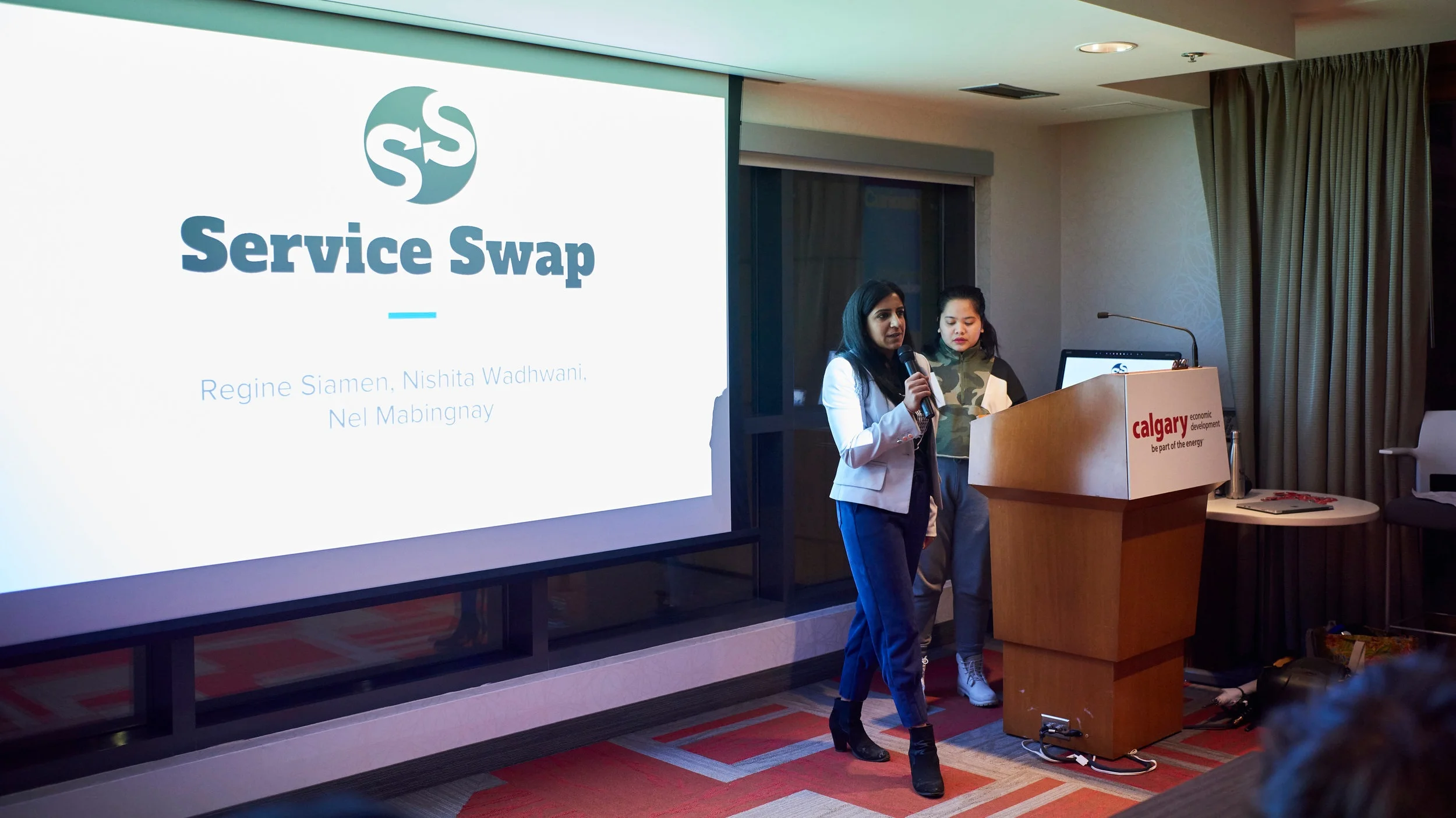 L to R: Nishita Wadhwani & Regine Siamen (Team Service Swap)