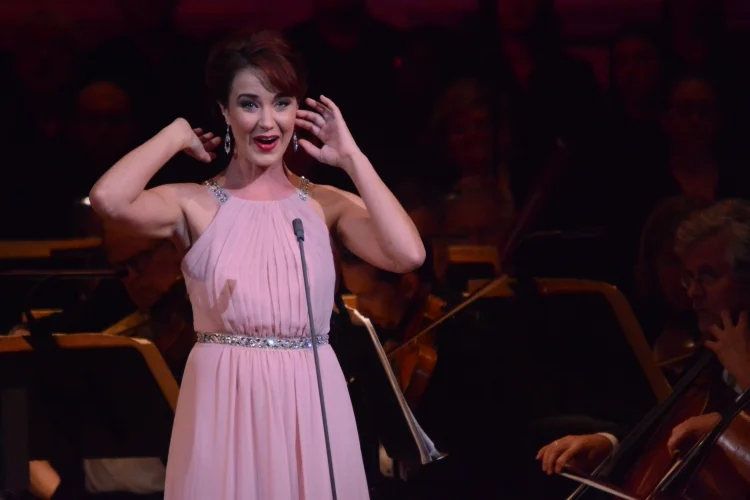 Sierra-Boggess-Concerts-tn-1000_15.jpg