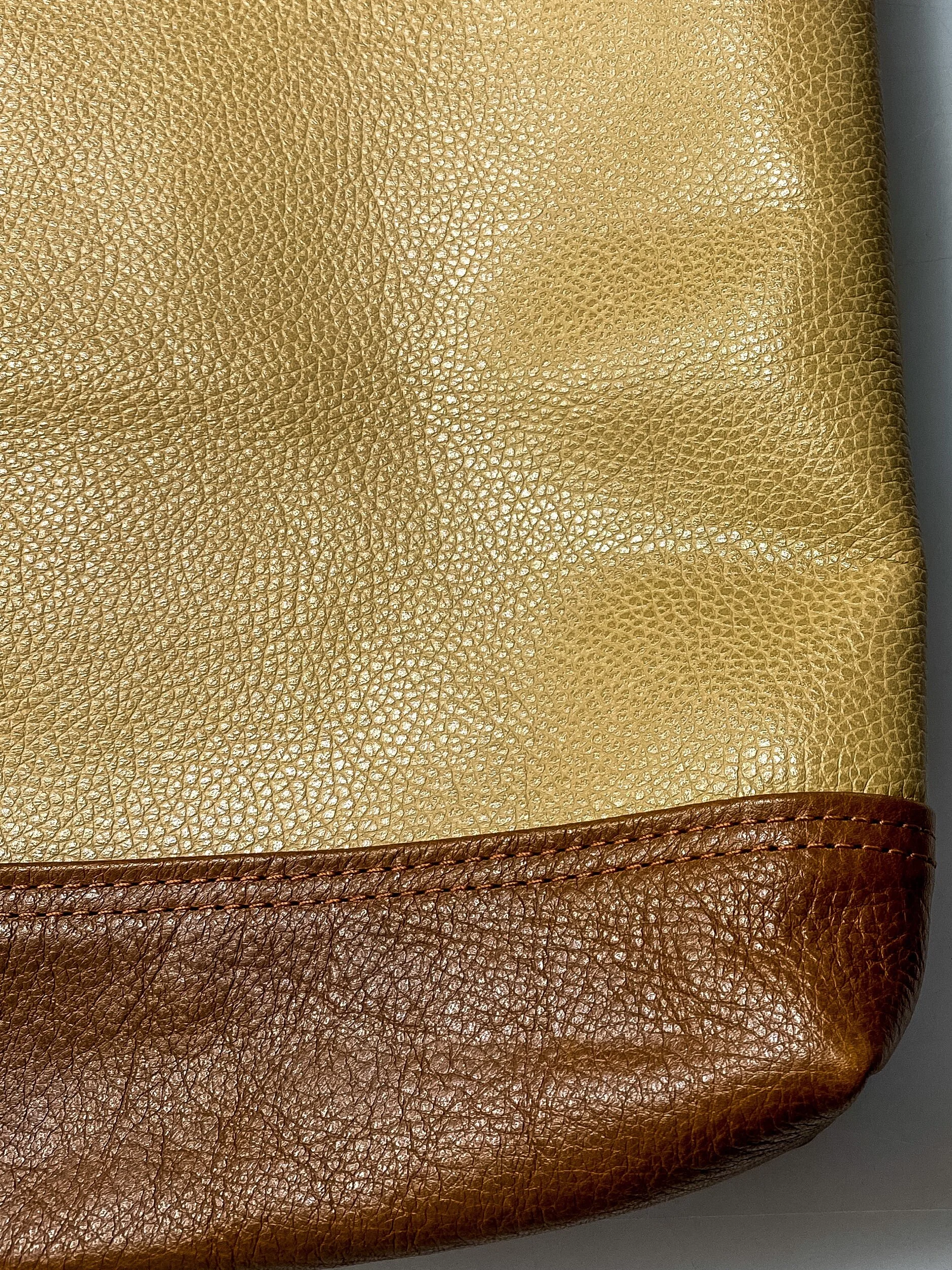 E196A10E-4433-4300-BF64-DE85923BEE84