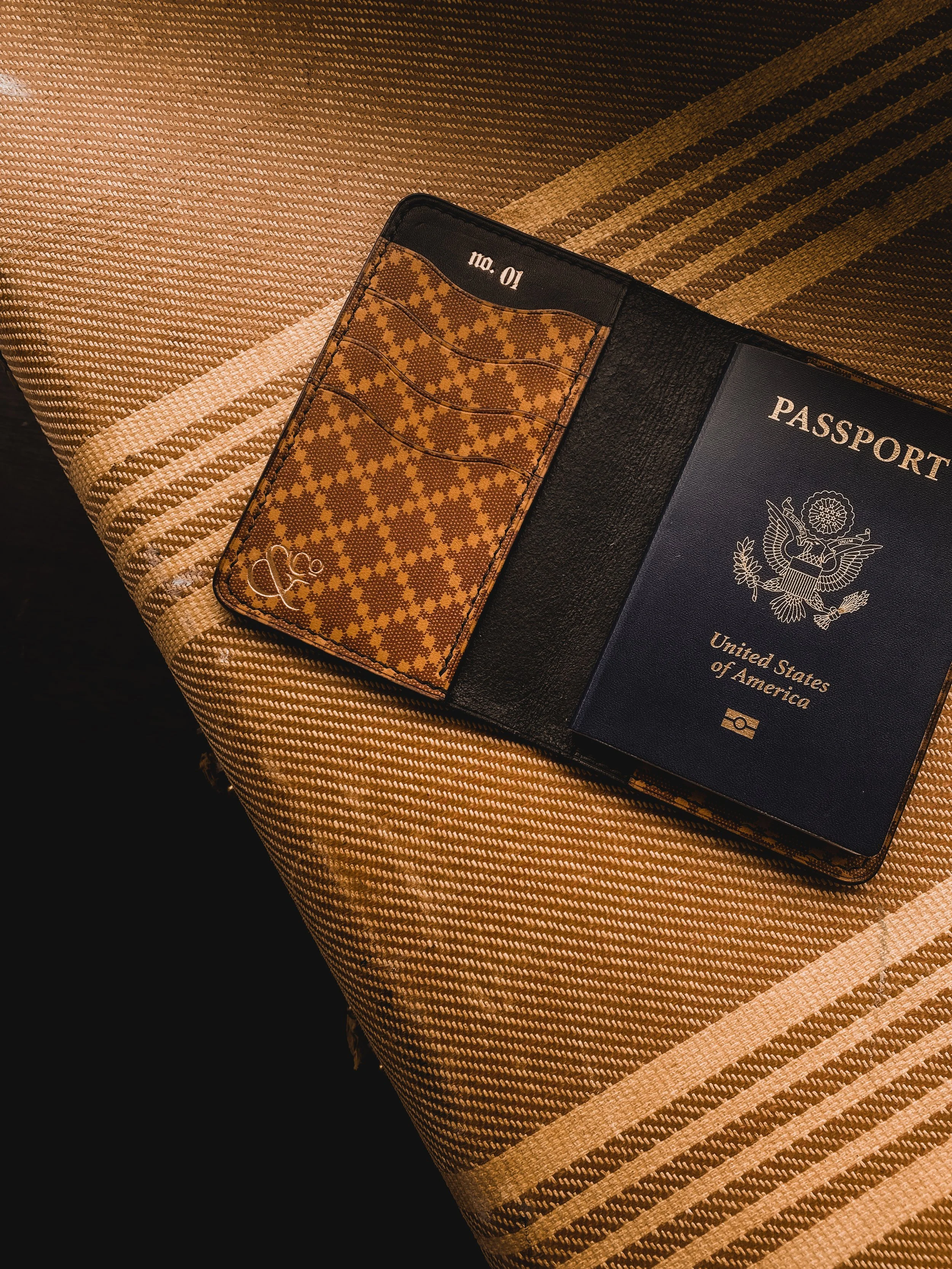 THE PASSPORT WALLET