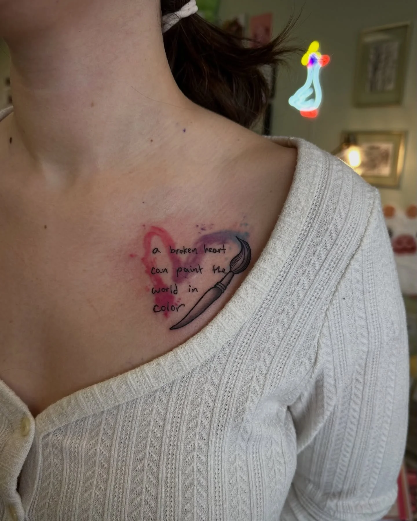 Loved getting to tattoo these lyrics! What a fun, artsy piece! 🥰🌈✨

💚 @luckygoosetattoo 💚