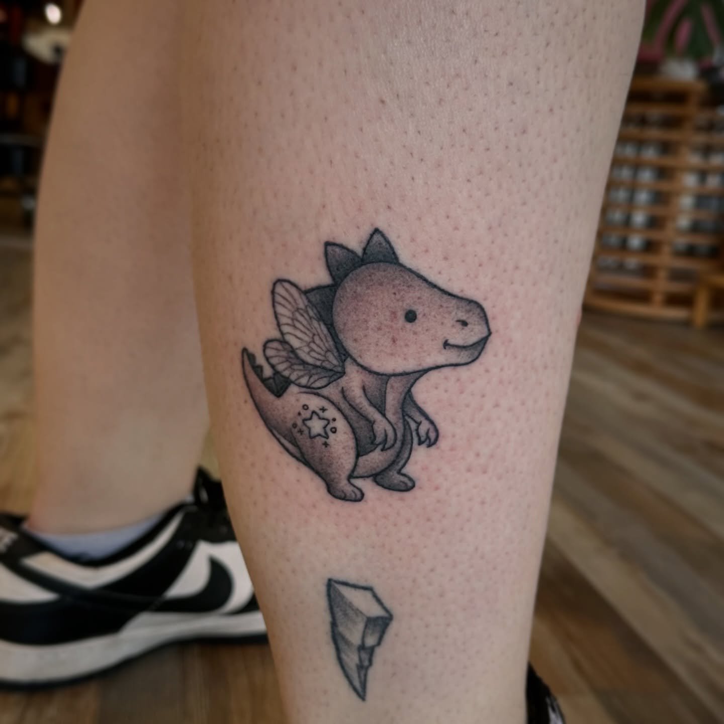 Another fabulous little Dino friend from my GWYG! 💖🦖

@luckygoosetattoo