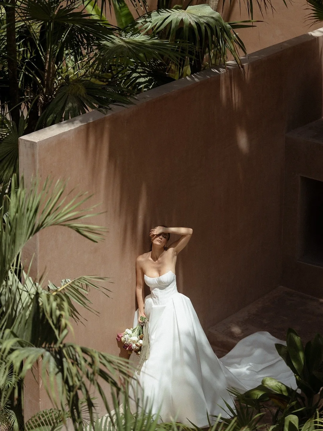 // greta in the sun with a sprinkle of flash &mdash;  more editorials coming soon and that&rsquo;s a pinky promise ⚡️

educators: @jennifermoher &amp; @tessashannonphoto 
venue: @xelatulum
florals: @amflorals
stationary: @aviscribbles
hair/makeup: @c