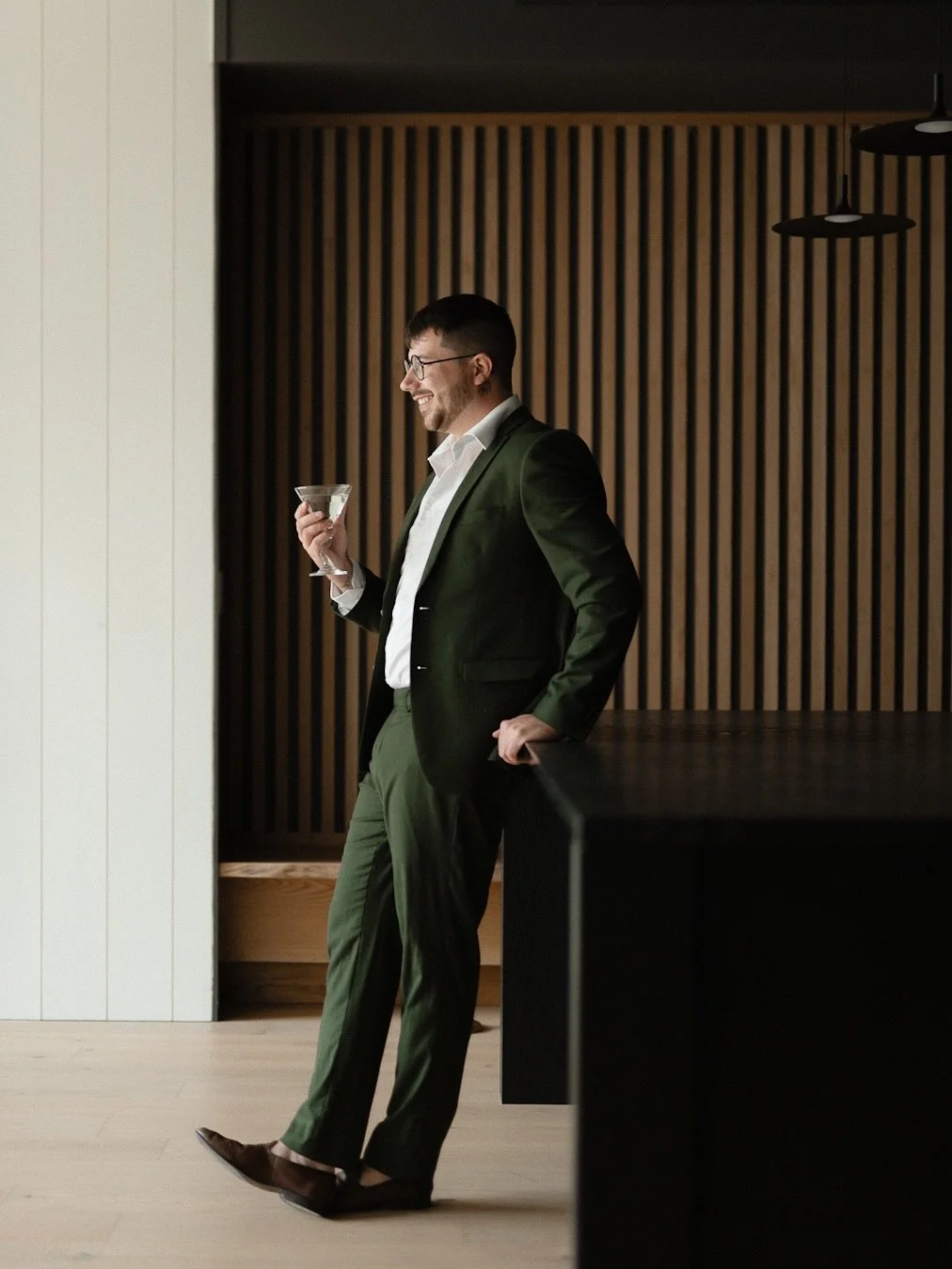 // shawn at terrace house, proving once and for all that green is a neutral, nobody try to change my mind 🫒

&bull;
&bull;
&bull;

#portraitphotographer #brandphotography #realtorlife