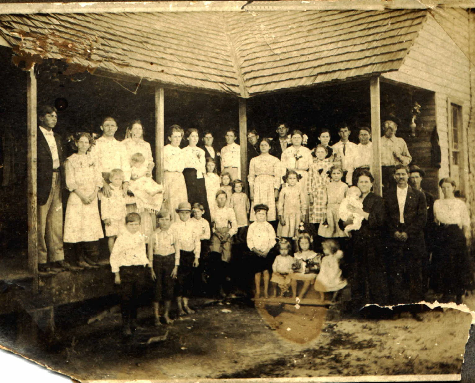 My great-great-grandfather, Zachary Taylor Jones (third from right) with his many, many, many children and a few other relatives, Roswell, Georgia.