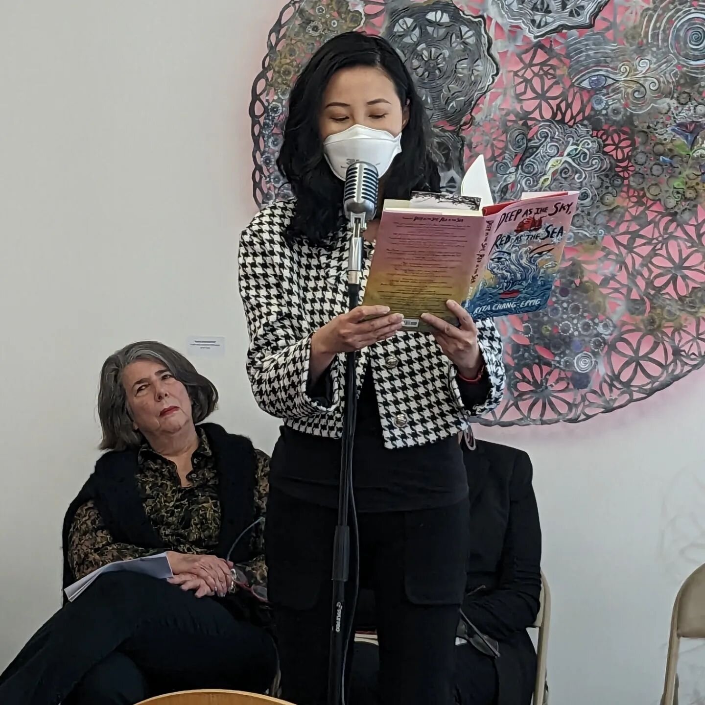 What a treat, hearing @rche_types, @maxineschur5915 and Audrey Ferber read this evening.
.
.
.
#booksofinstagram #bookstagram #authorsofinstagram #writersgonnawrite #writinglife #literaryreading