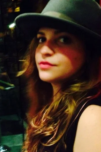 Paola Lazaro.jpg