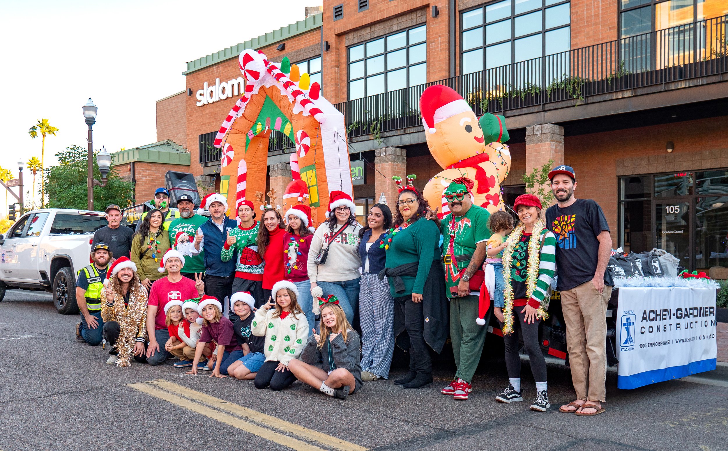 Tempe Fantasy of Lights Parade 2025 1 small.jpg