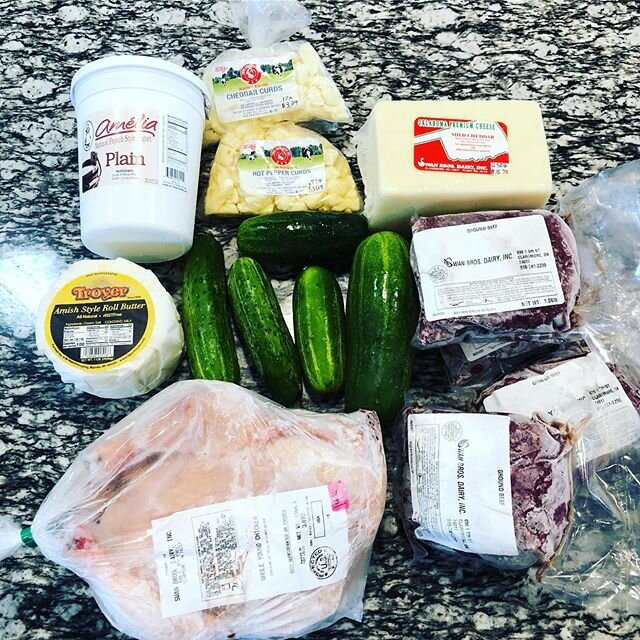 The place that sells raw milk had lots of other goodies for us to grab today too 🙌
.
✅ Pastured whole chicken
✅ Grass-fed ground beef ✅ Raw cheese
✅ Whole milk unsweetened yogurt
✅ Amish butter
✅ Fresh garden cucumbers 🥒 
They had eggs, more veggie