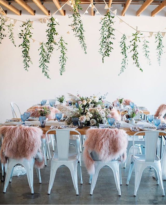 Look at this beautiful baby shower by @sterling_social hosted @festoon_la. What a vision!