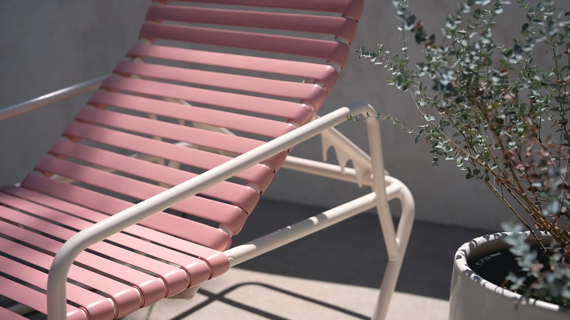 Lounger-Pink-03.jpg