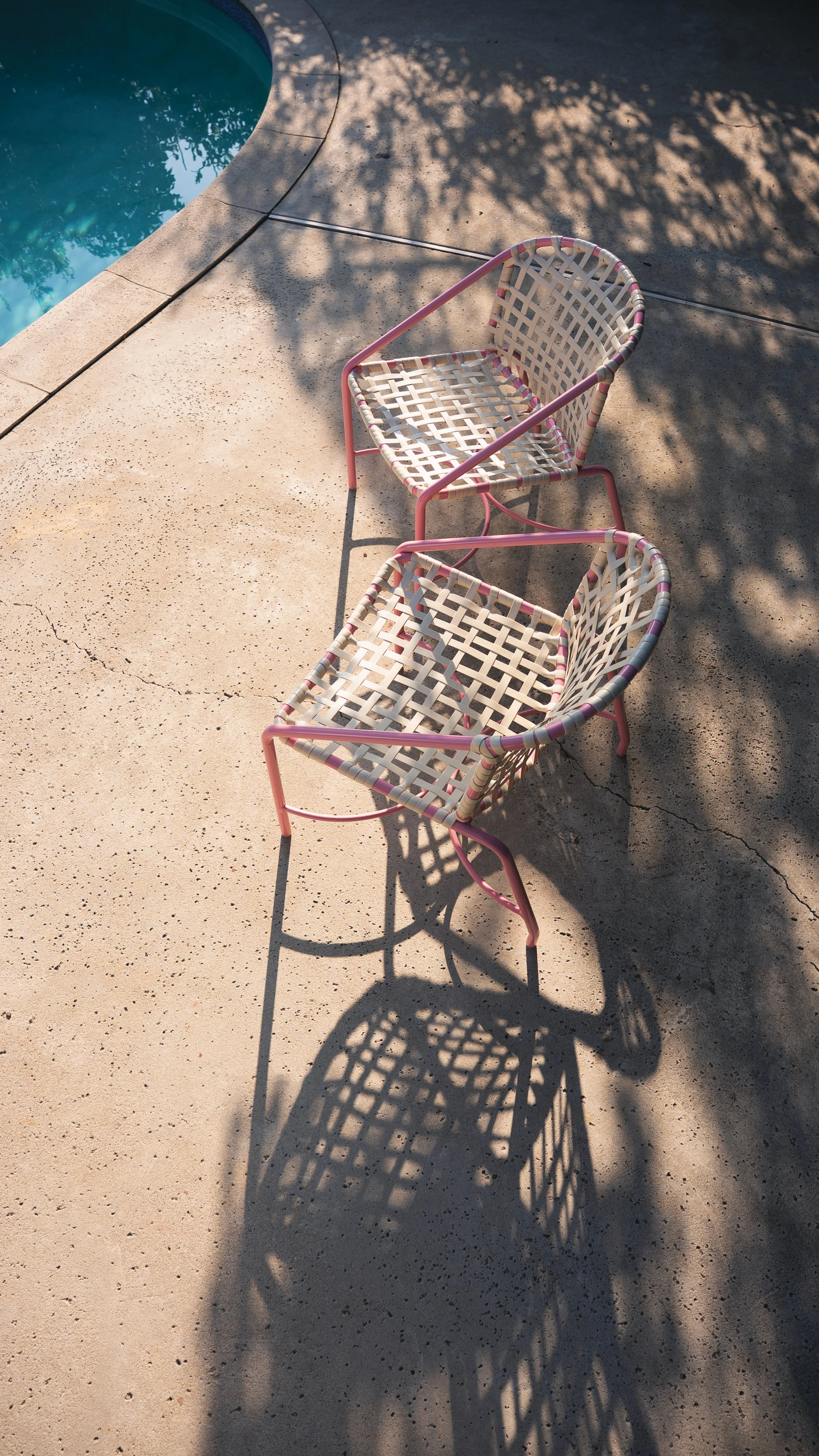 Chair-Pink-White-01.jpg