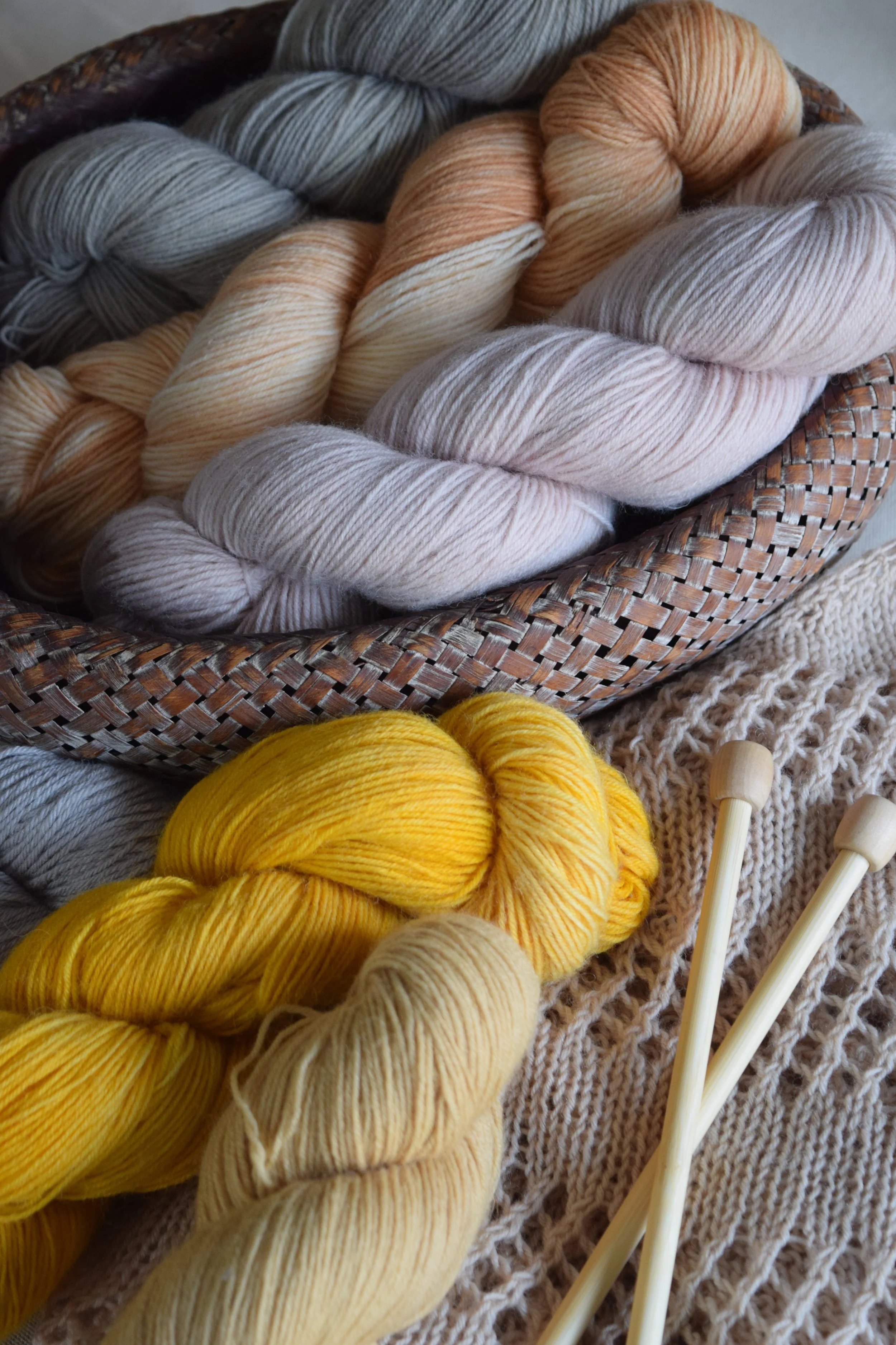 yarn_sockweight_group.JPG