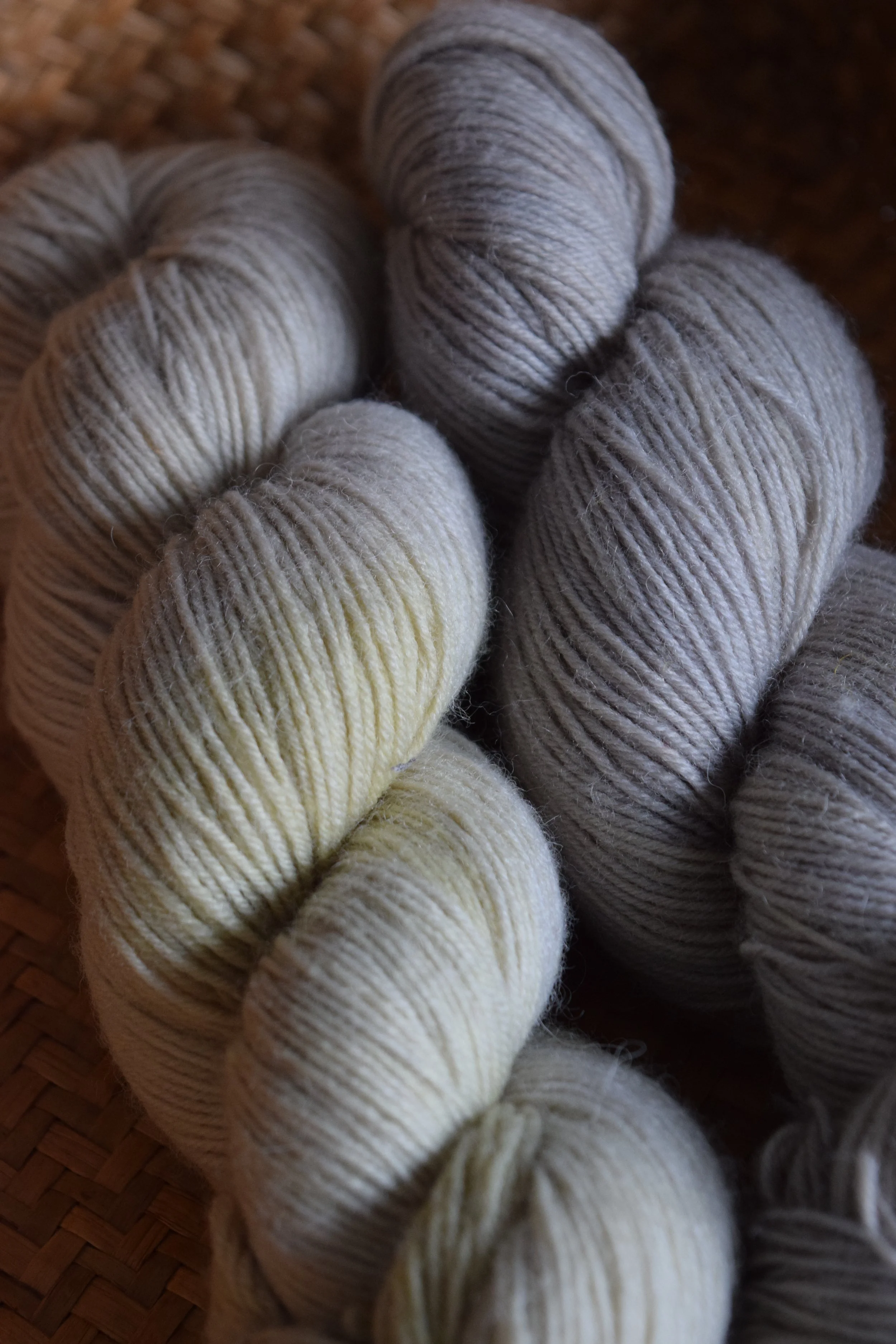 yarn_sockweight_cloudy.JPG
