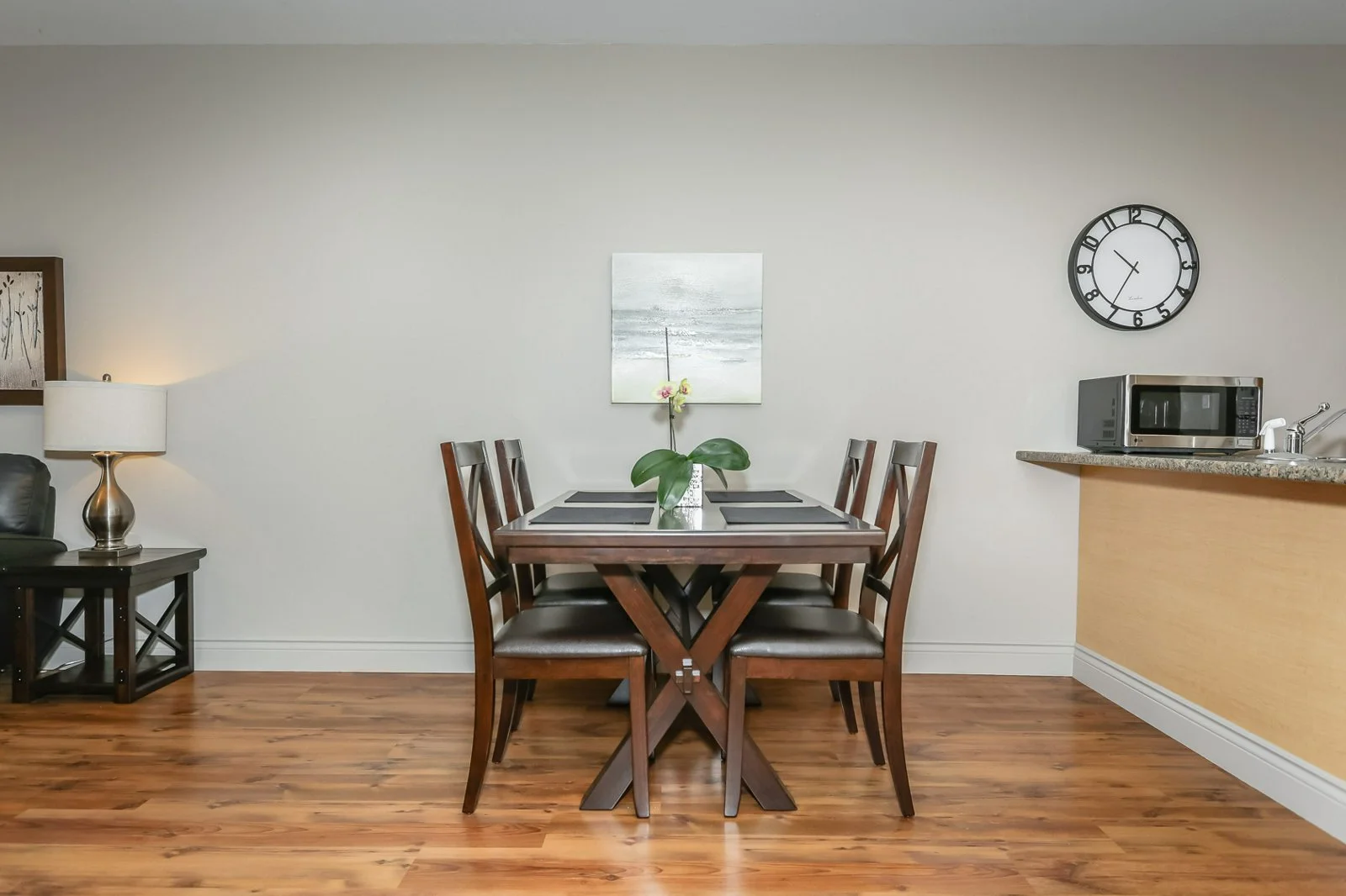 411 dining.jpg
