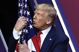 Trump stays Republican rather than starting a new party