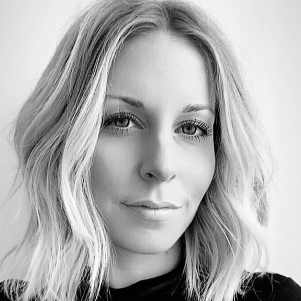 LINDSAY Still continues to educate herself and stay on top of all of the latest color trends. A big advocate for low maintenance, modern color, Linsday can bring your vision to life in a fun, youthful and vibrant way.