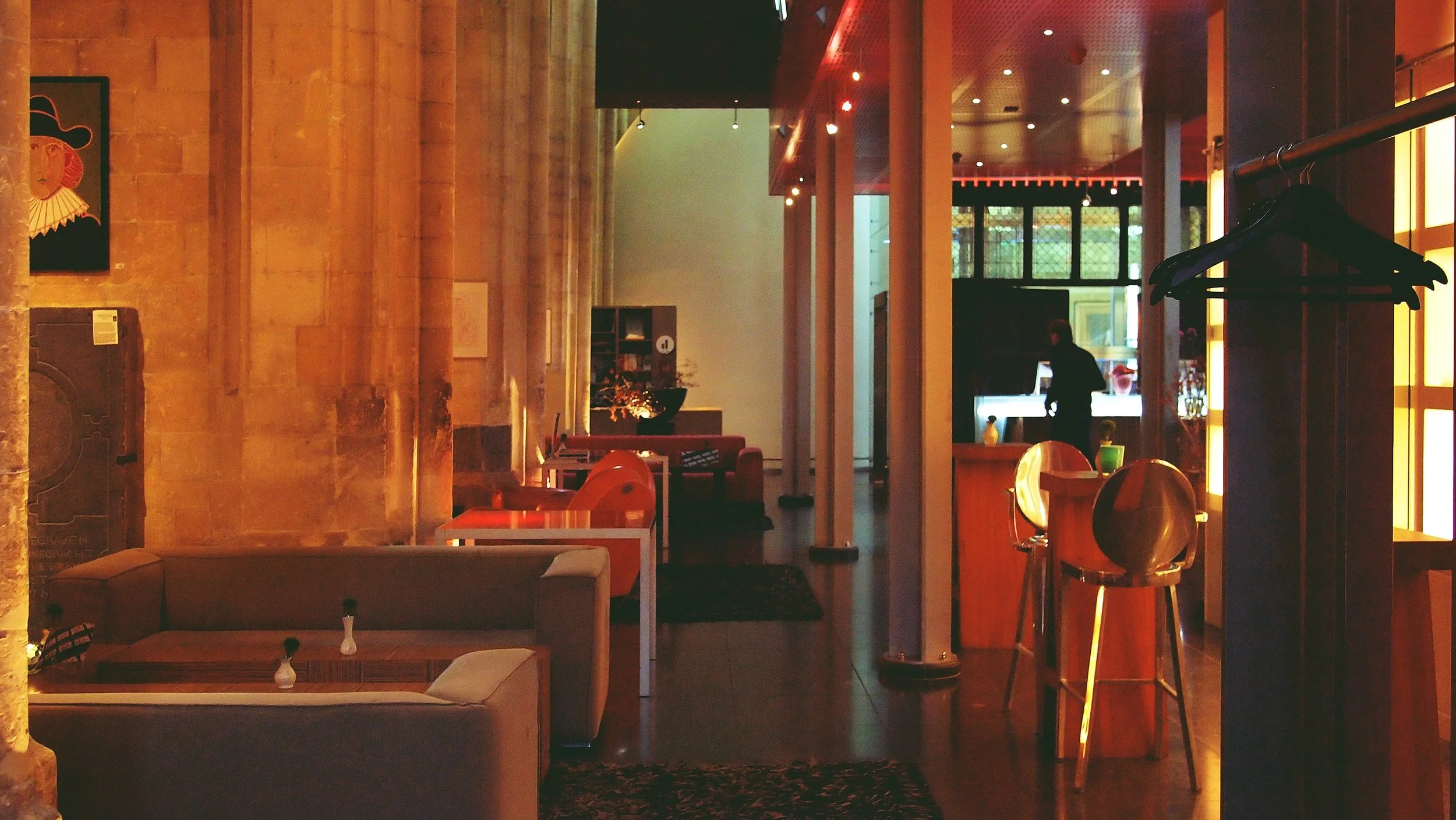 hotel-2626098.jpg