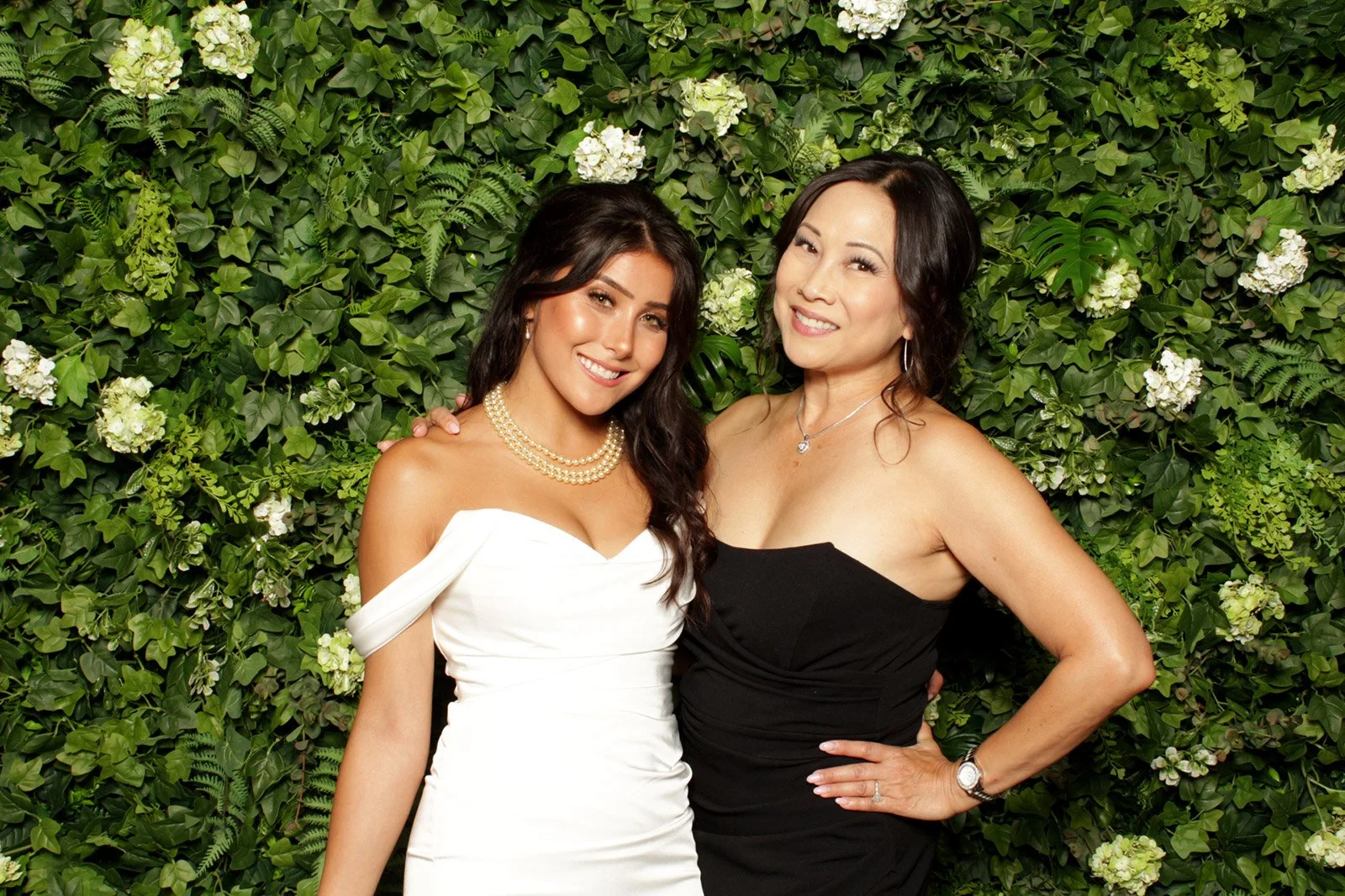 Tropical Flower Wall (+$300)