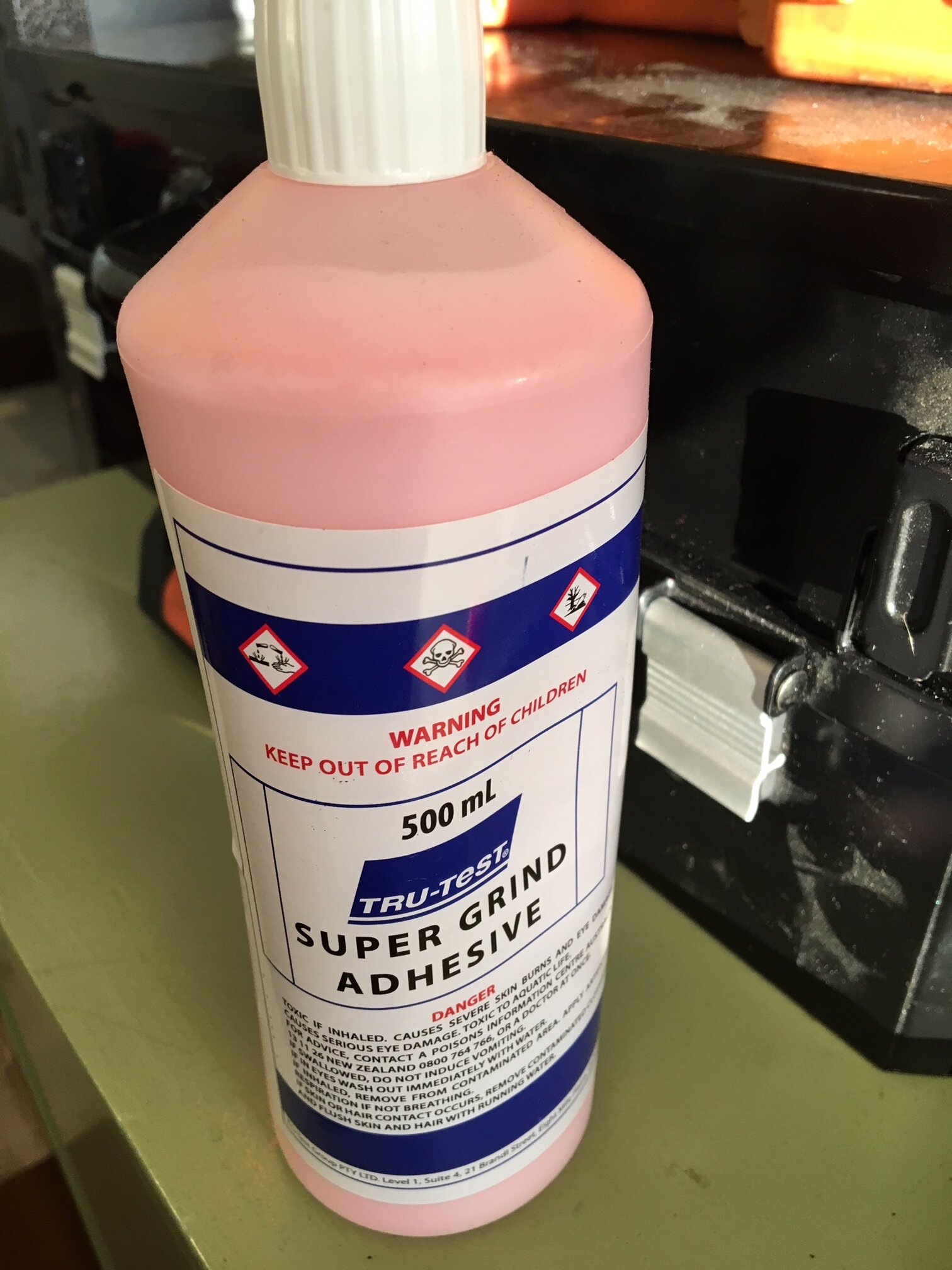 Glue.JPG